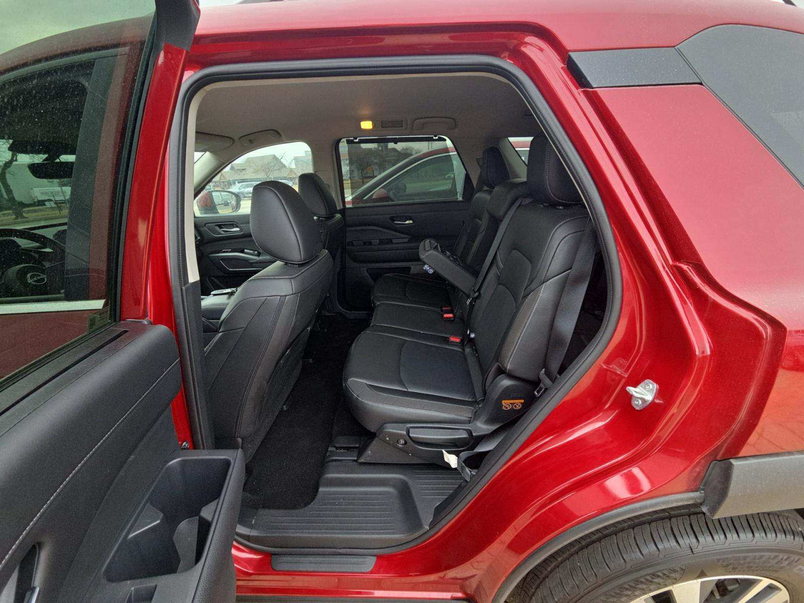 2024 Nissan Pathfinder SL AWD