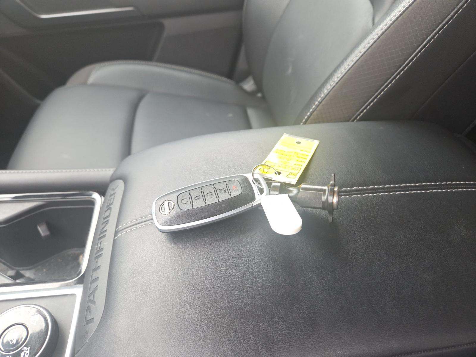 2024 Nissan Pathfinder SL AWD