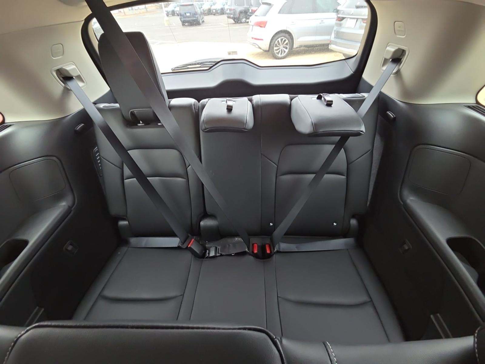 2024 Nissan Pathfinder SL AWD