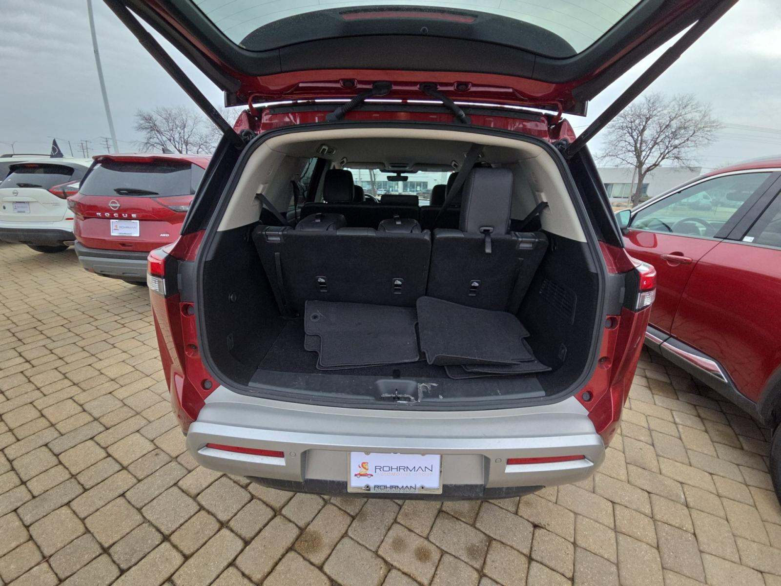 2024 Nissan Pathfinder SL AWD