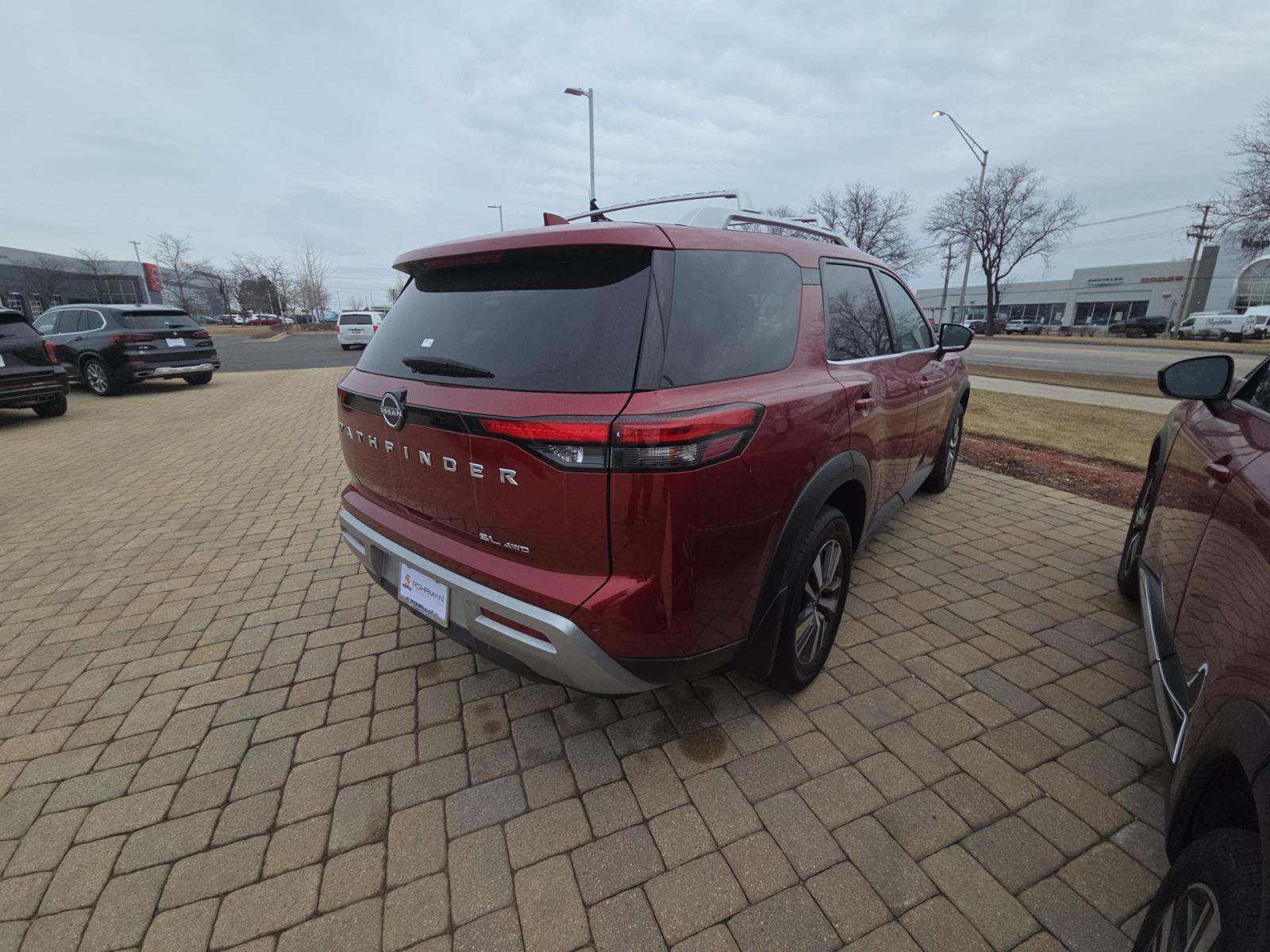 2024 Nissan Pathfinder SL AWD
