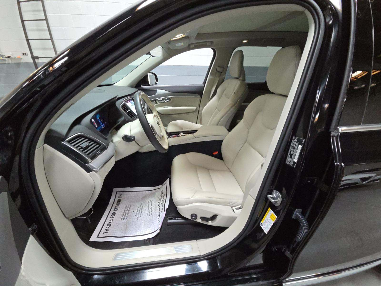 2025 Volvo XC90 B5 Core AWD