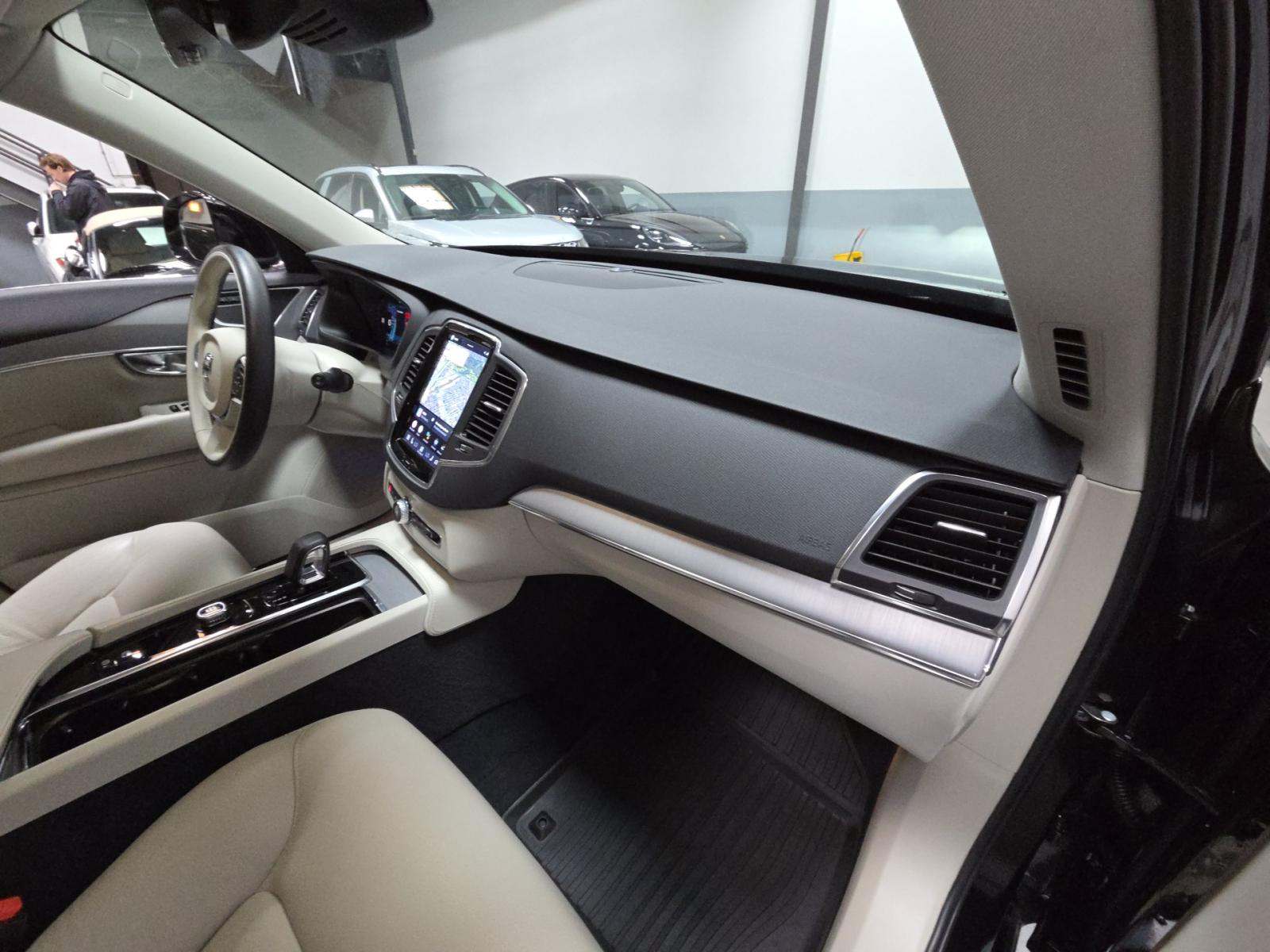 2025 Volvo XC90 B5 Core AWD