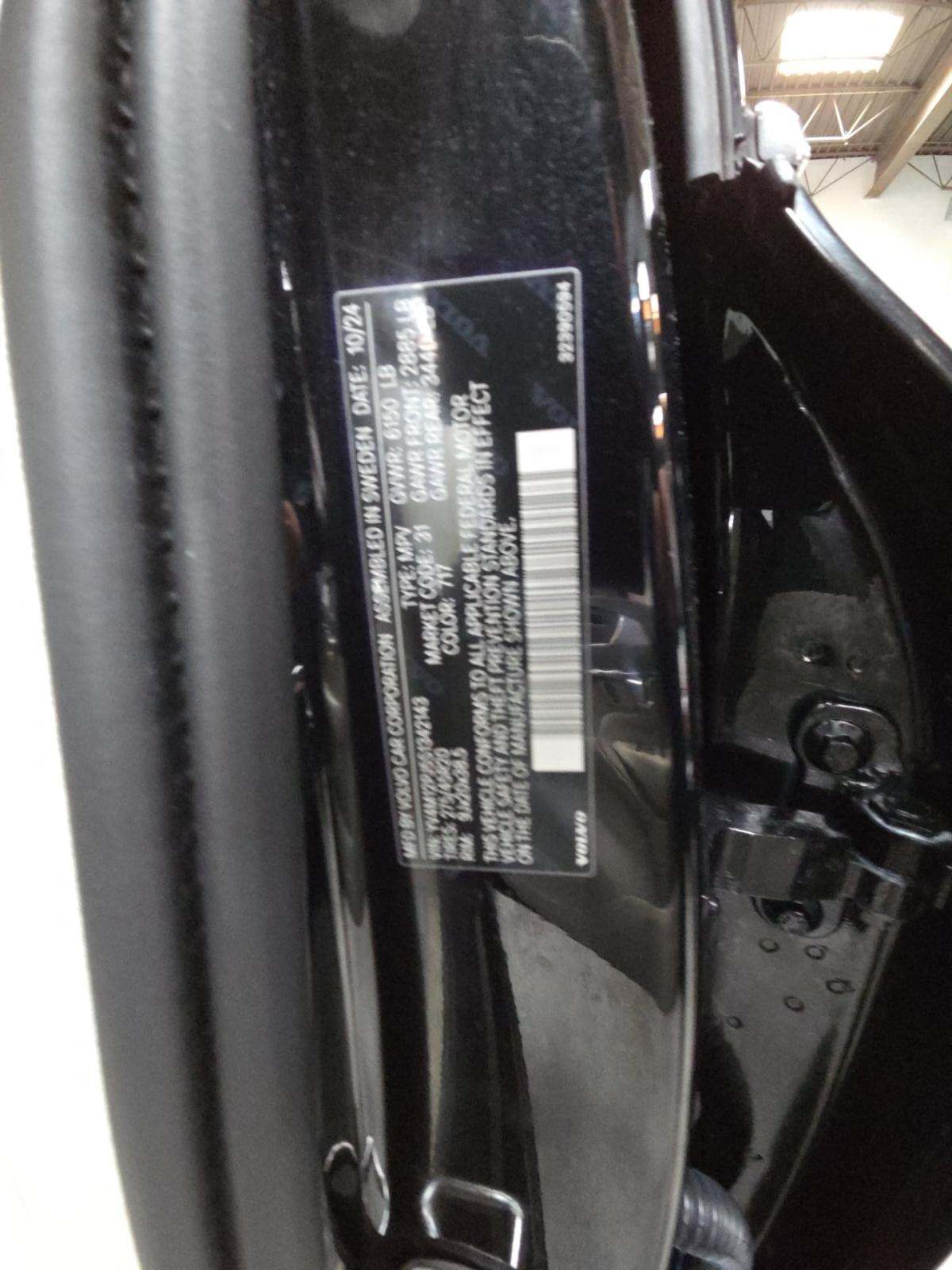 2025 Volvo XC90 B5 Core AWD