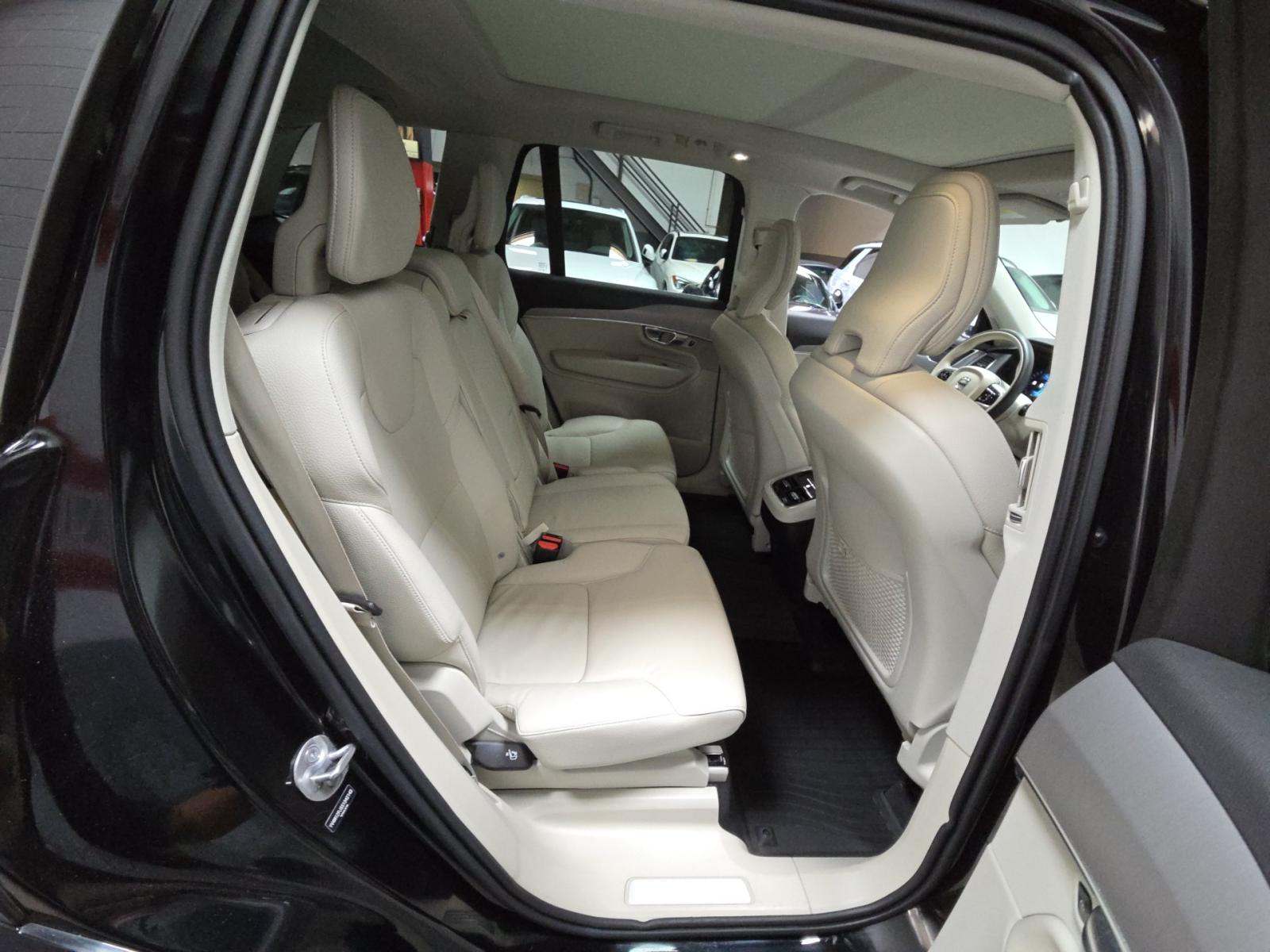 2025 Volvo XC90 B5 Core AWD