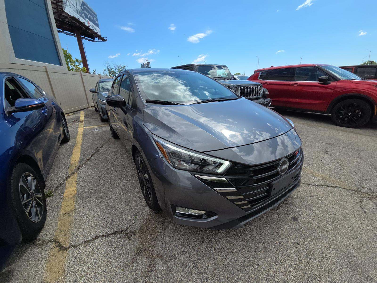 NISSAN VERSA - 4