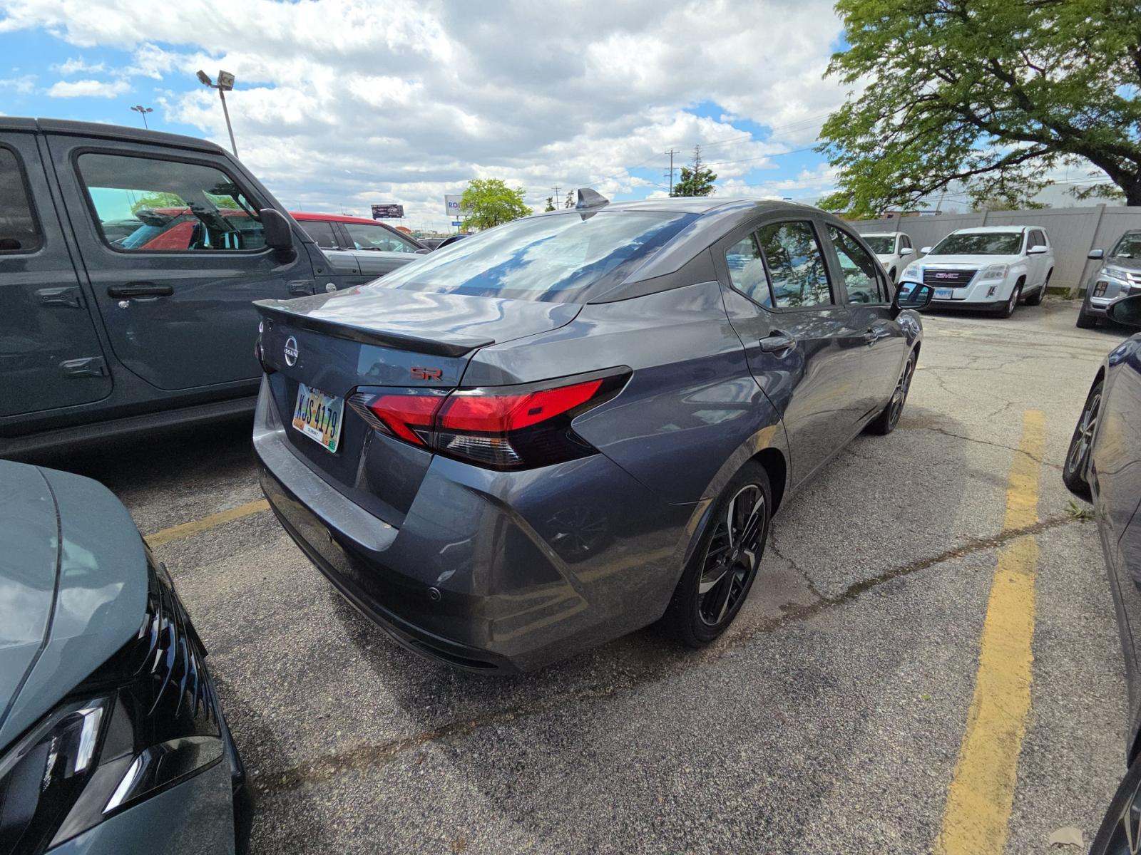 NISSAN VERSA - 3