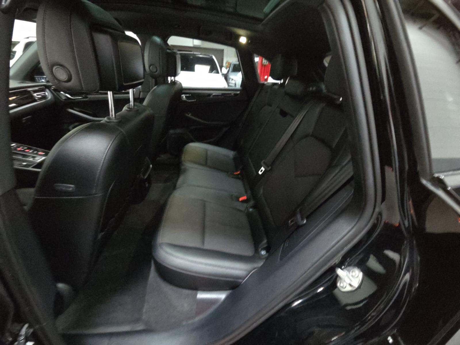 2023 Porsche Macan Base AWD