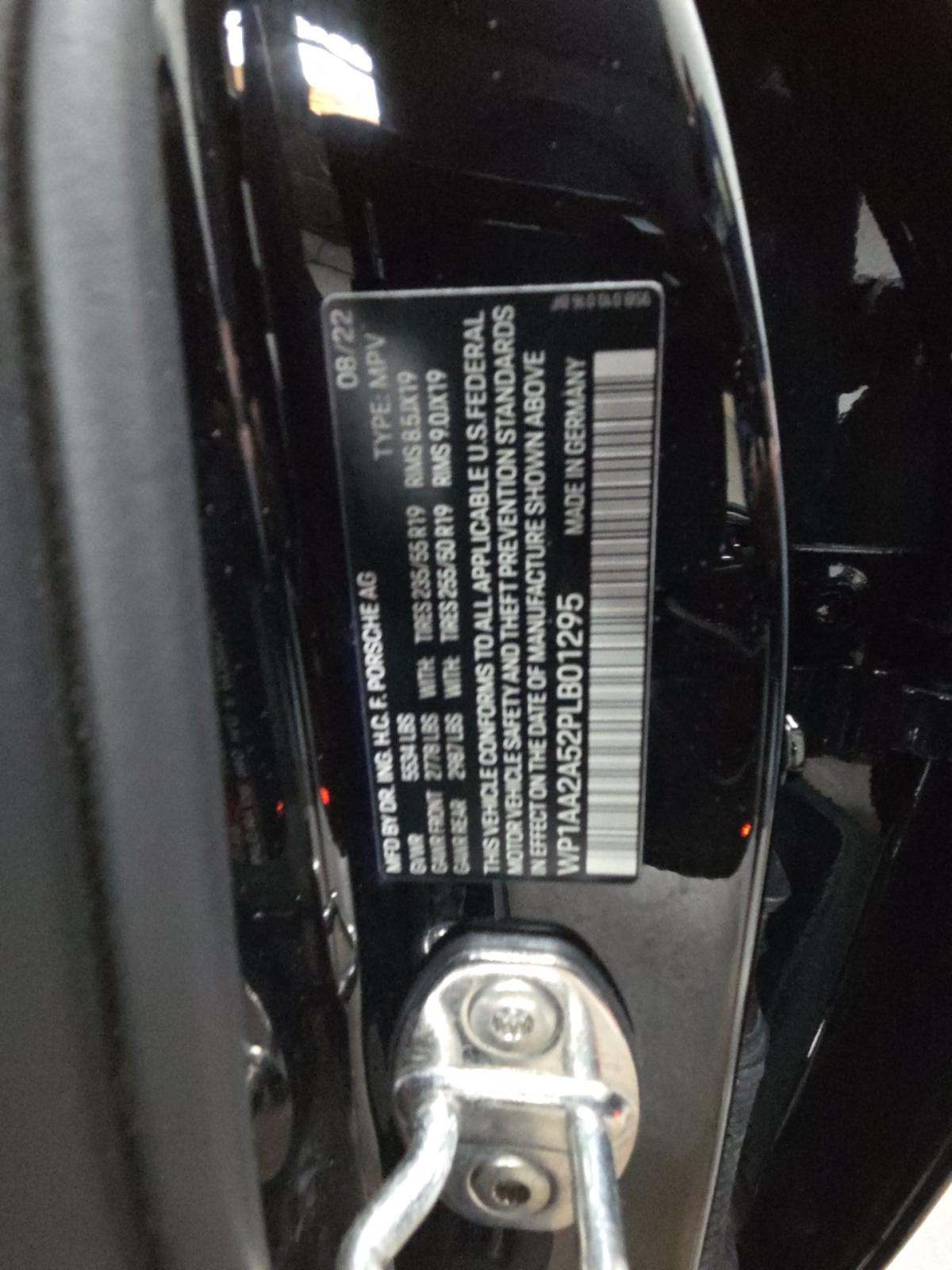 2023 Porsche Macan Base AWD