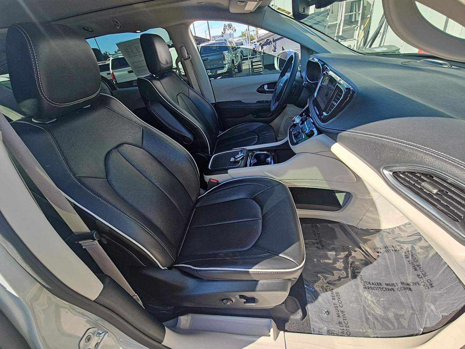 2022 Chrysler Pacifica Hybrid Limited FWD
