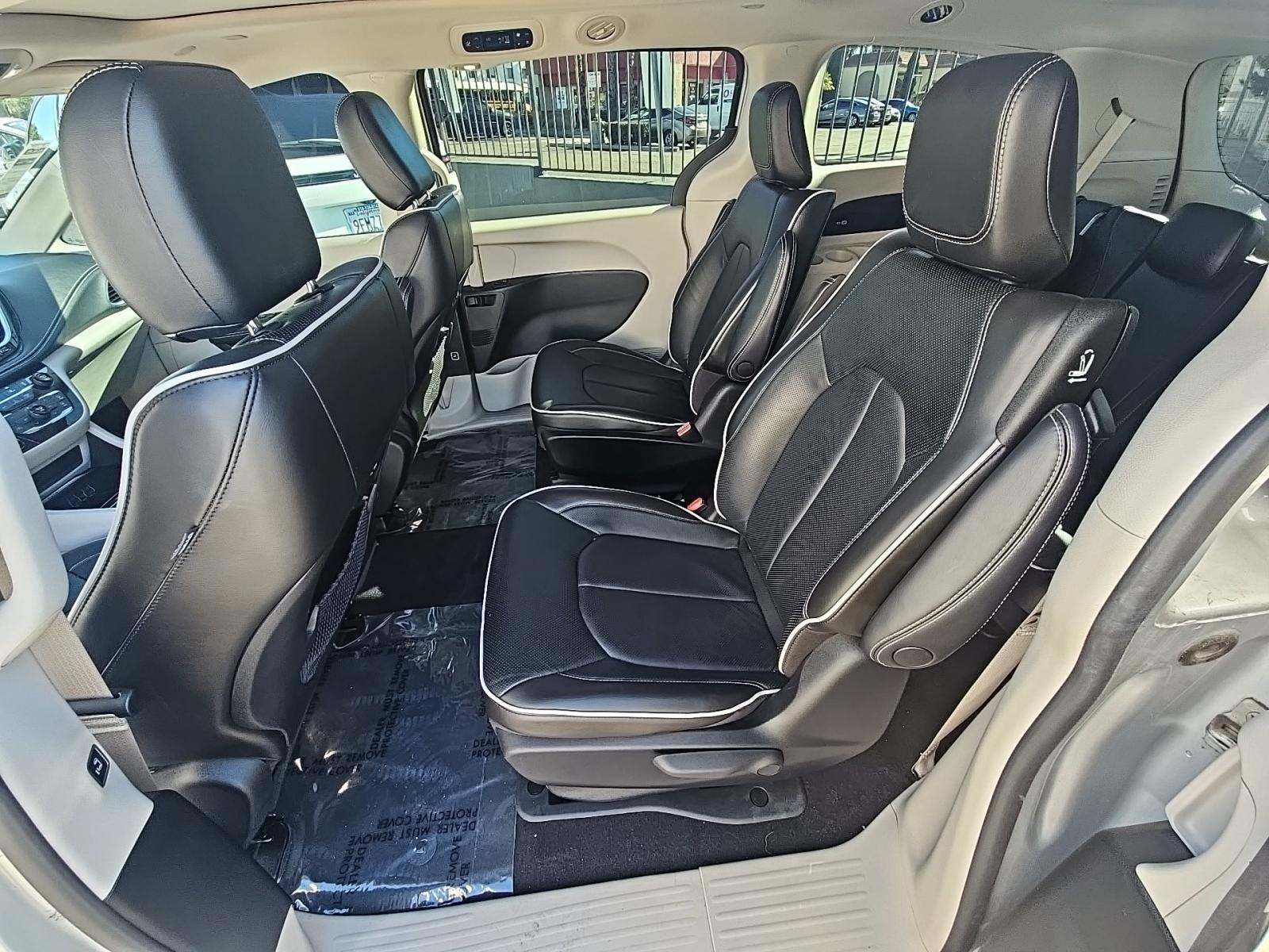 2022 Chrysler Pacifica Hybrid Limited FWD