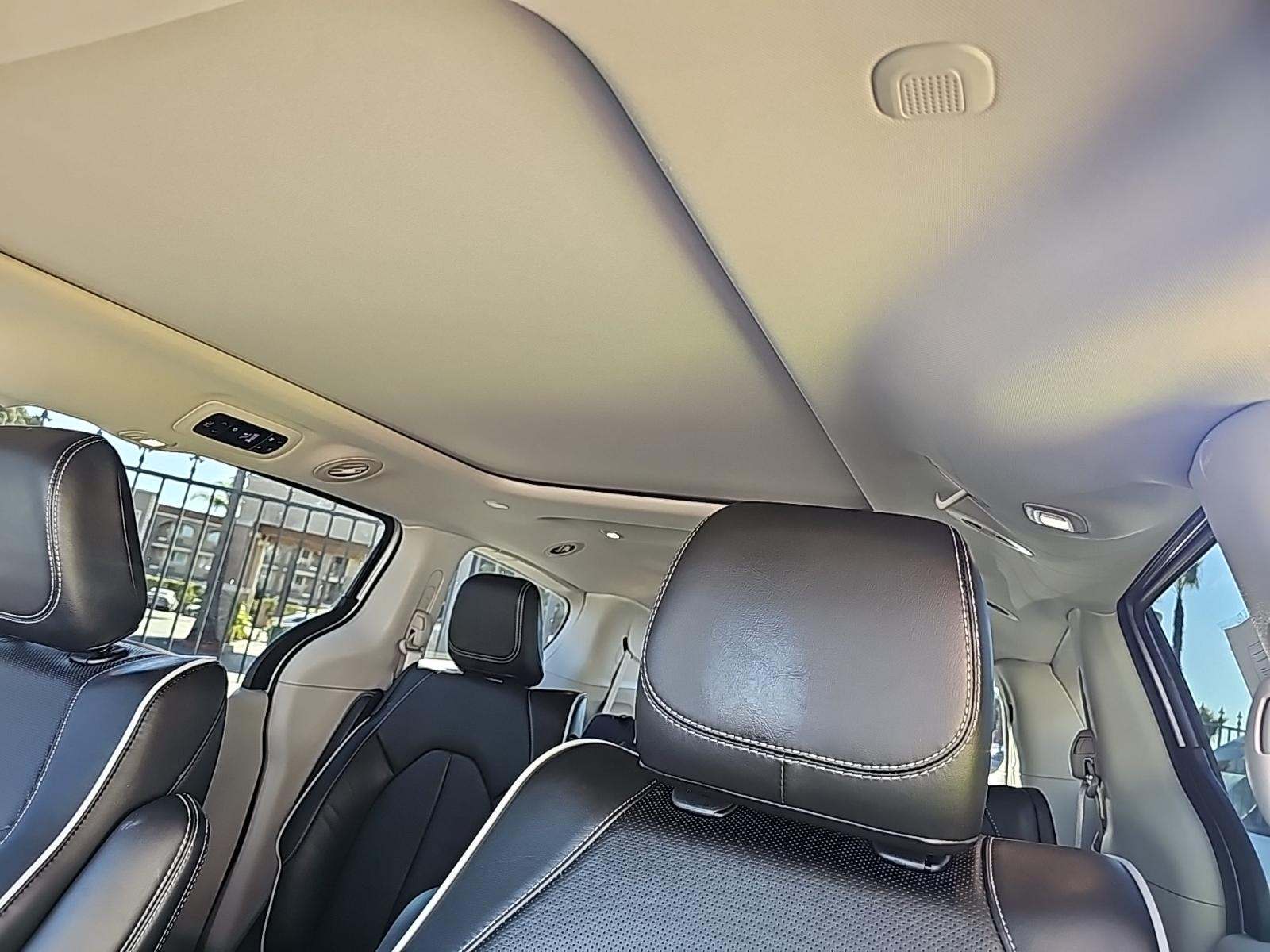 2022 Chrysler Pacifica Hybrid Limited FWD