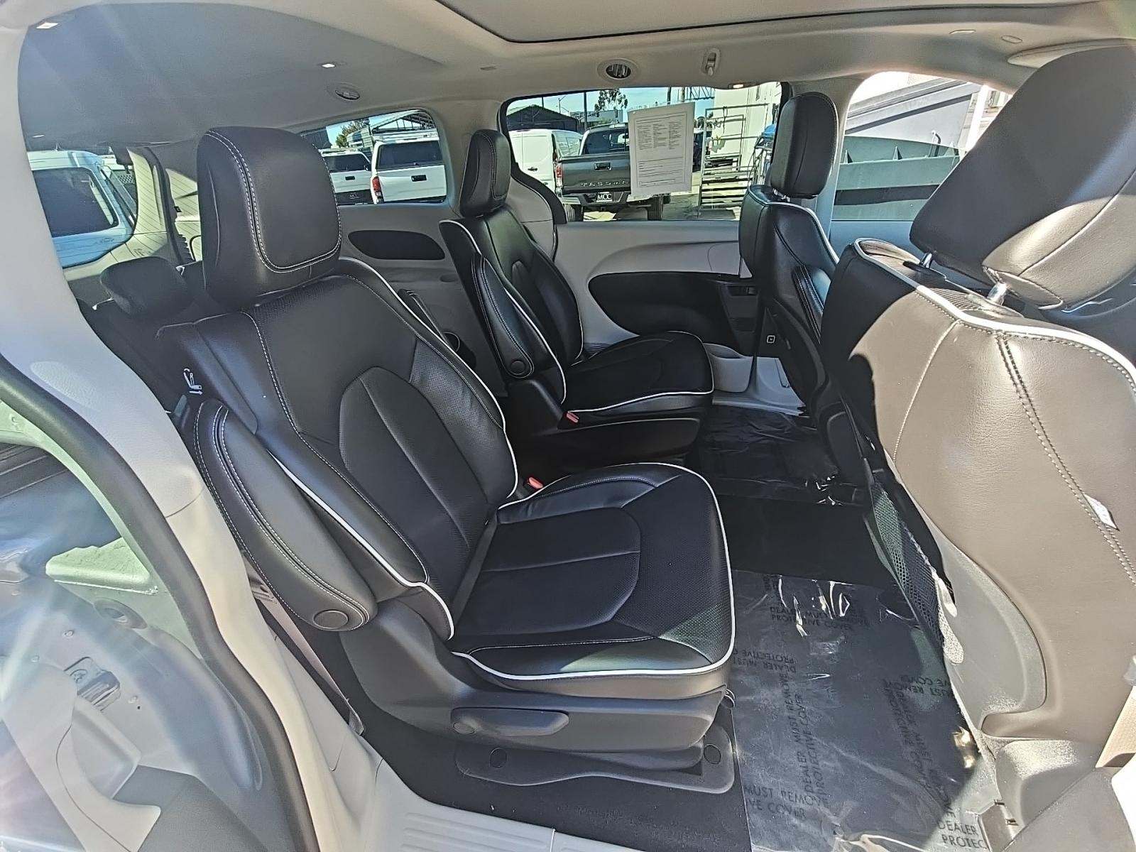 2022 Chrysler Pacifica Hybrid Limited FWD