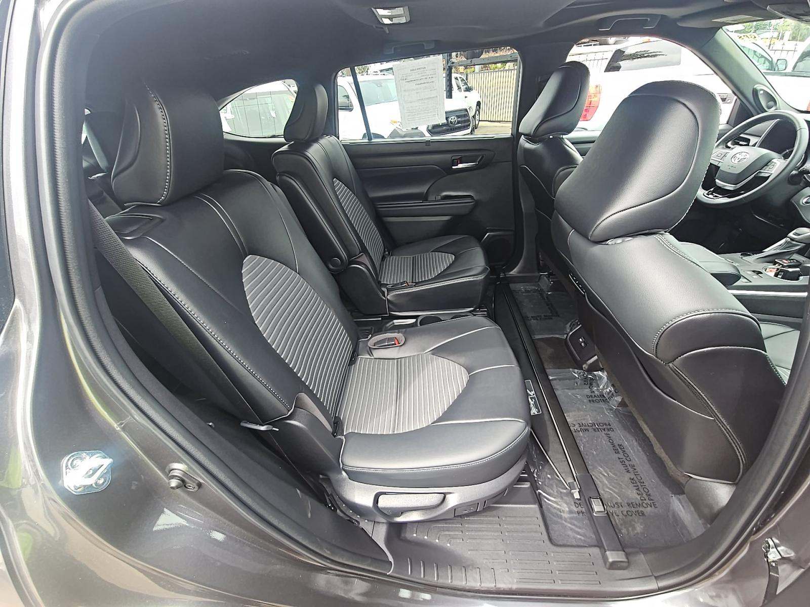 2022 Toyota Highlander XSE FWD