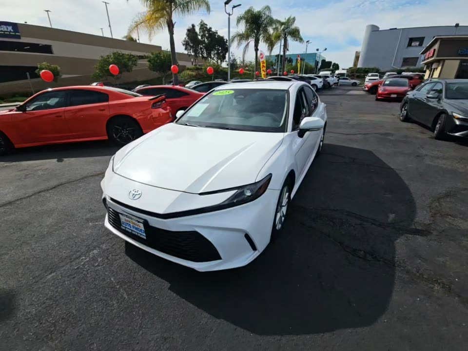 2025 Toyota Camry LE FWD