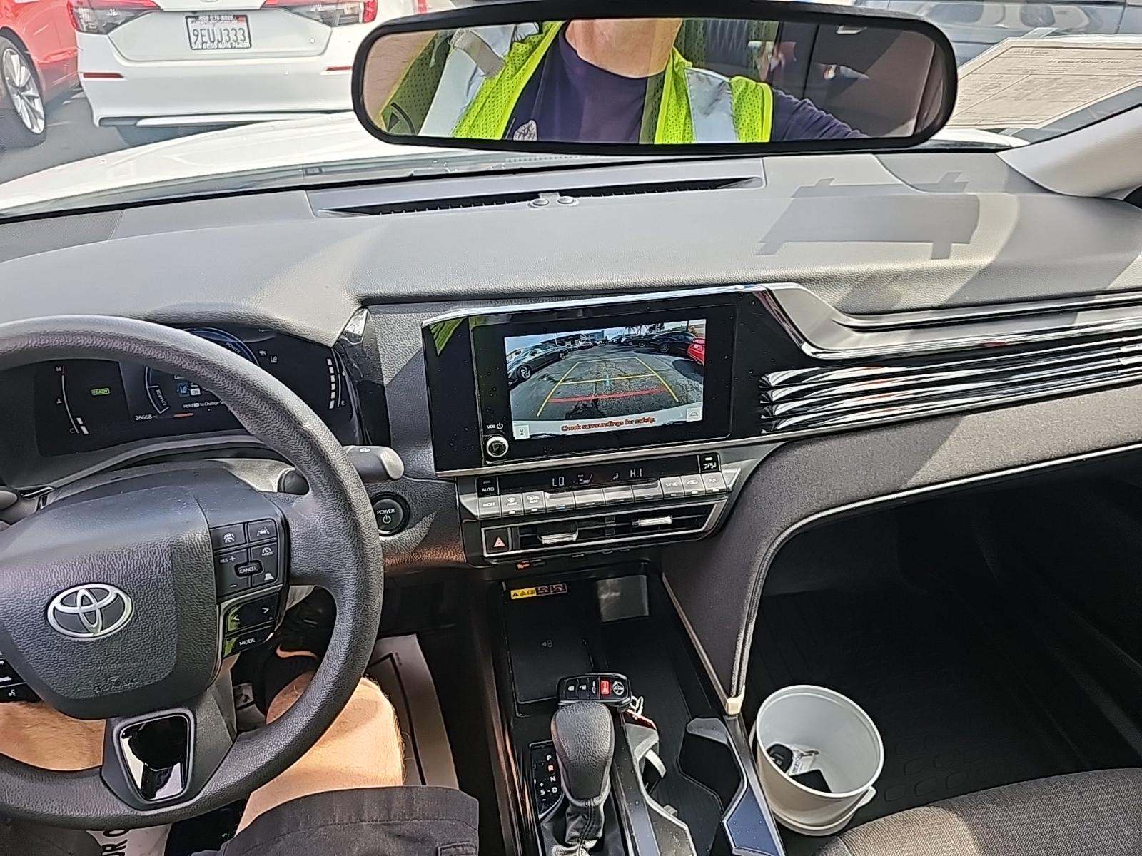 2025 Toyota Camry LE FWD