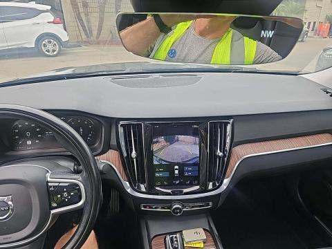 2020 Volvo S60 T6 Momentum AWD