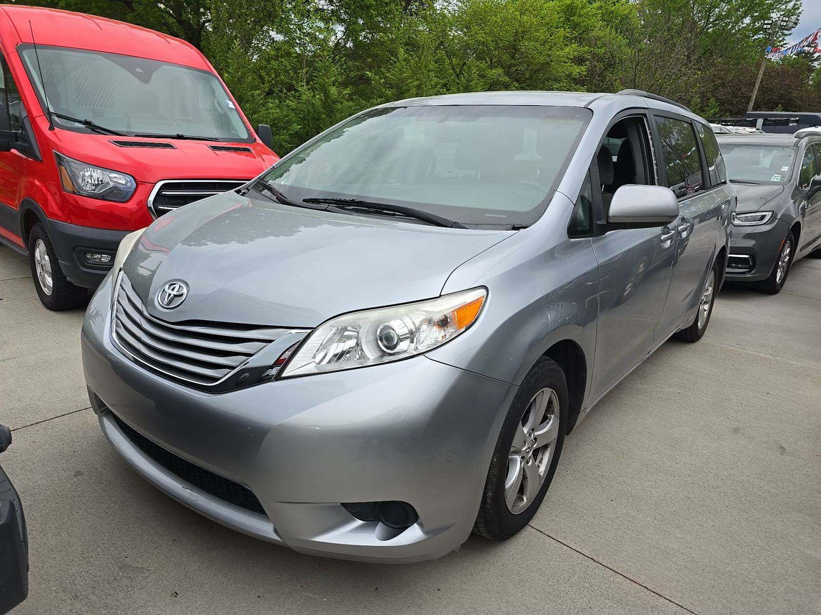 2017 Toyota Sienna LE FWD