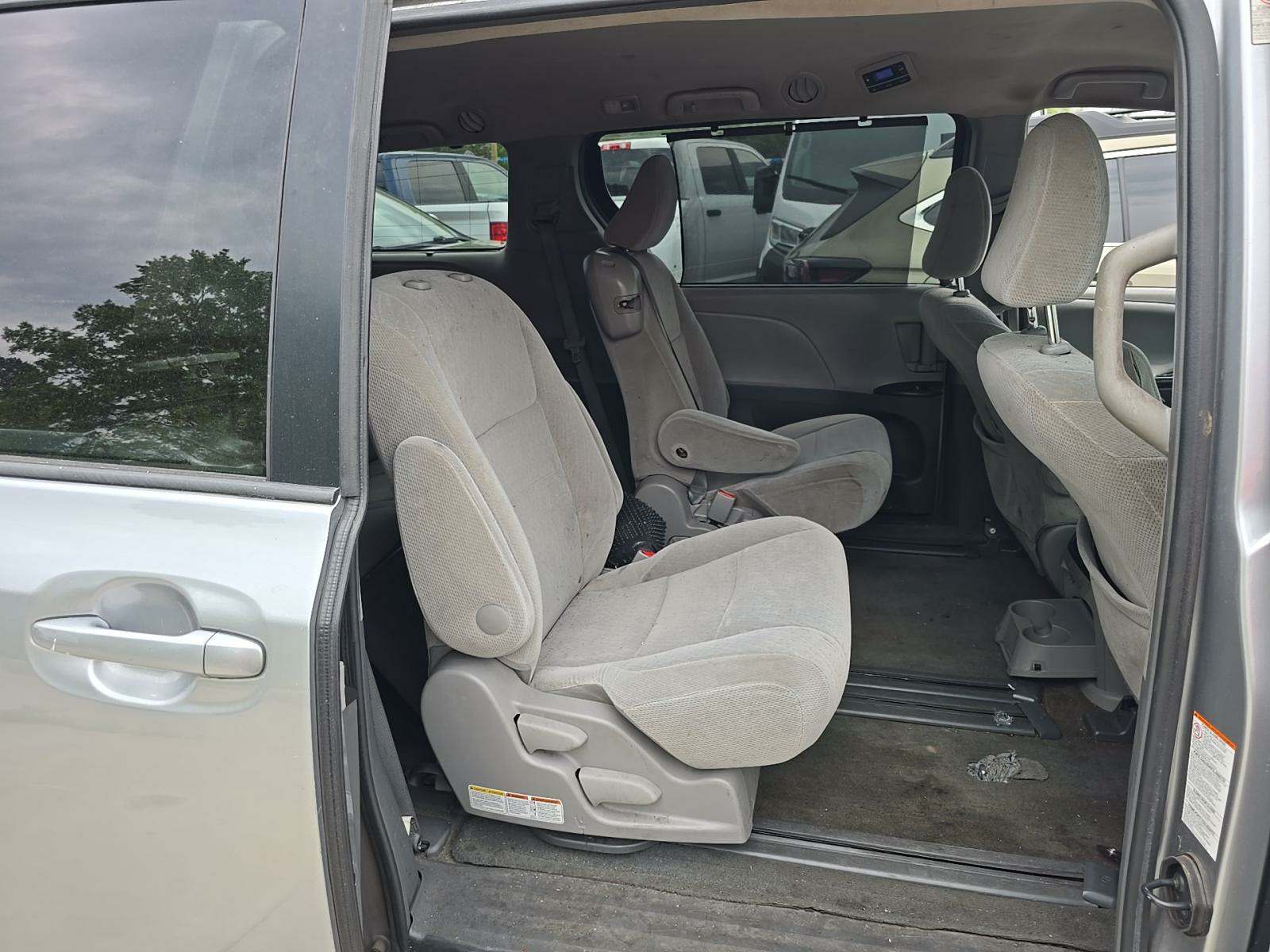 2017 Toyota Sienna LE FWD