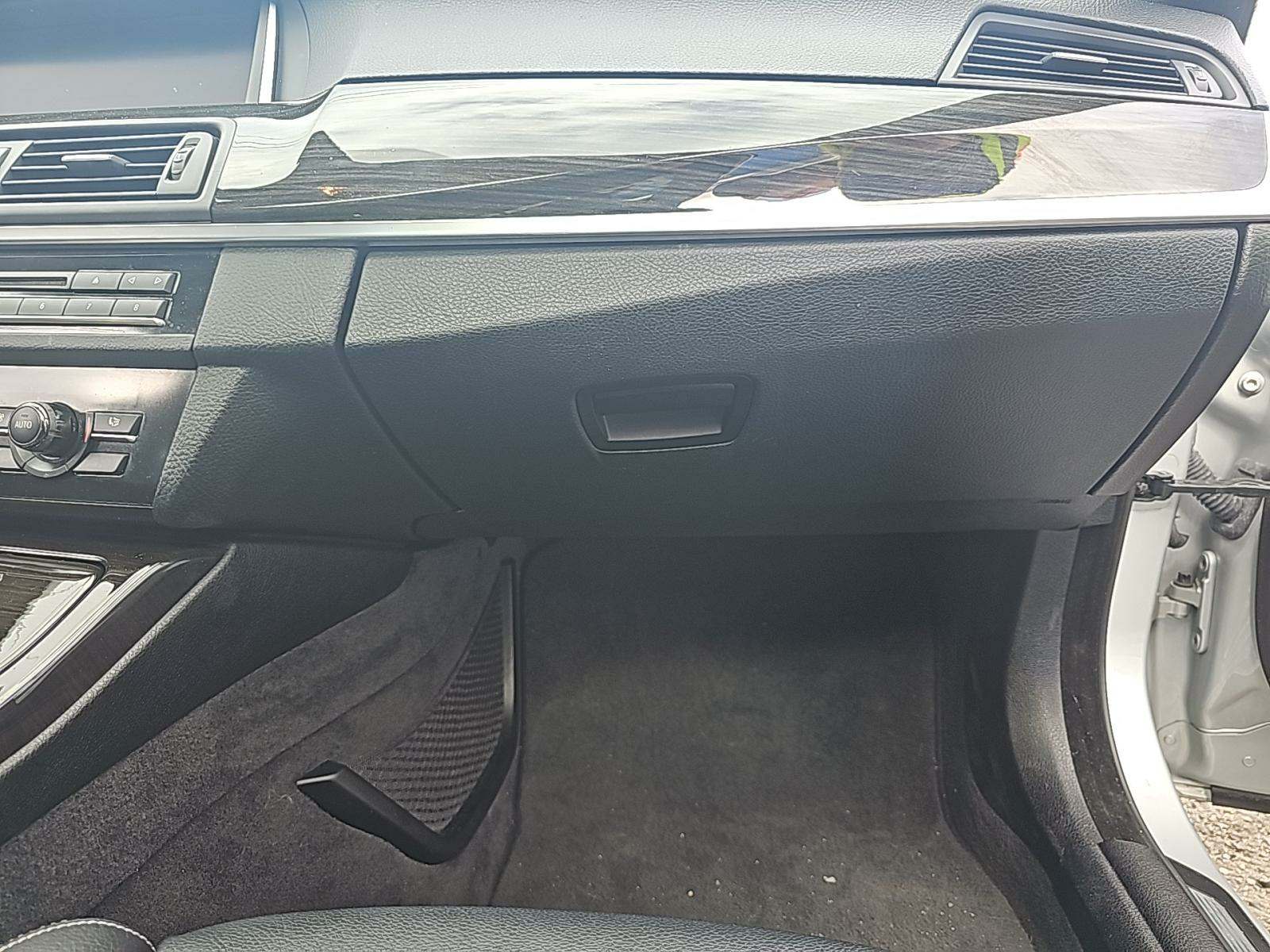BMW 5 Series Sedan 550i M SPORT LINE снимка BMW 5 Series Sedan 550i M SPORT LINE