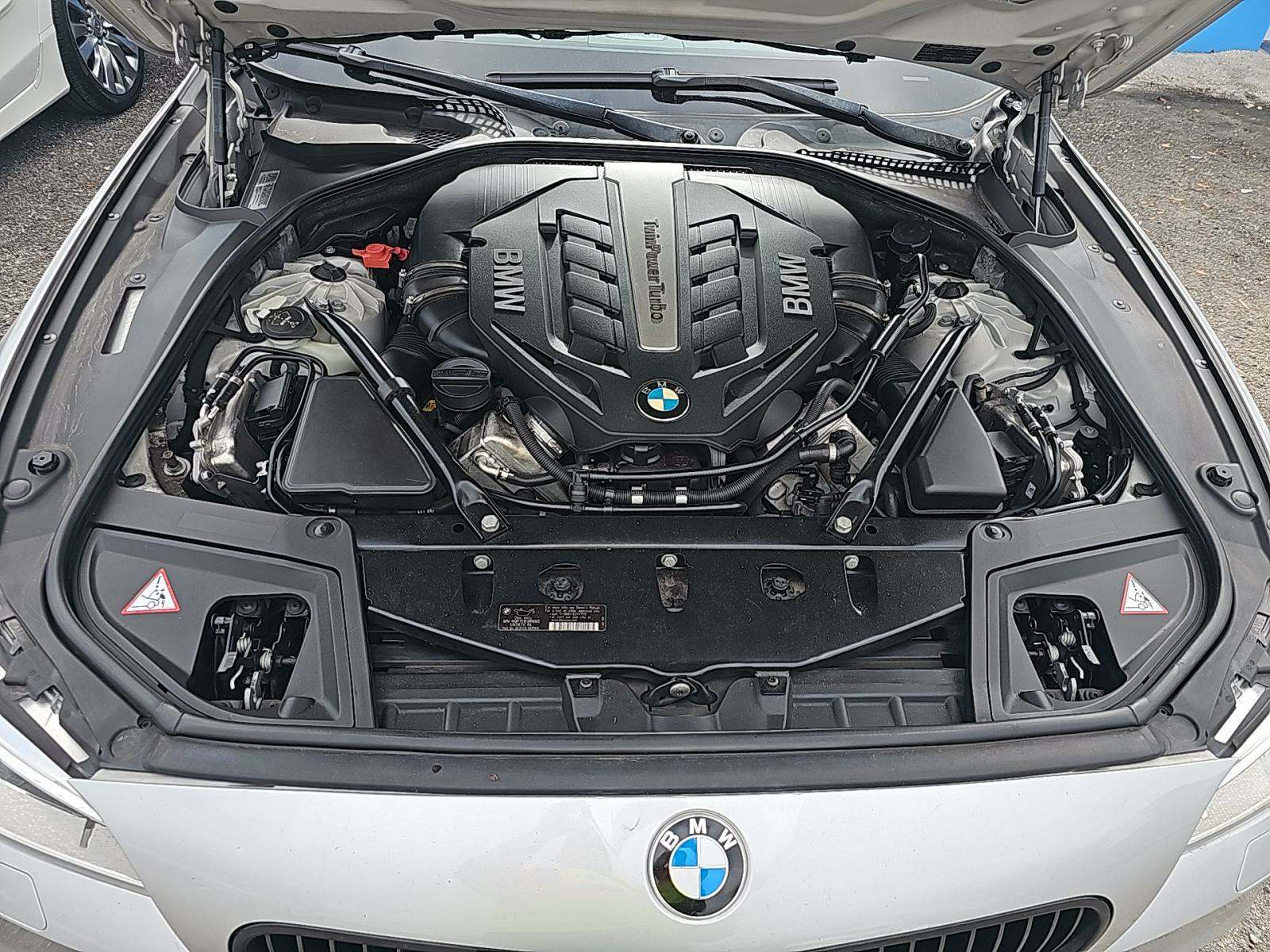 BMW 5 Series Sedan 550i M SPORT LINE снимка BMW 5 Series Sedan 550i M SPORT LINE