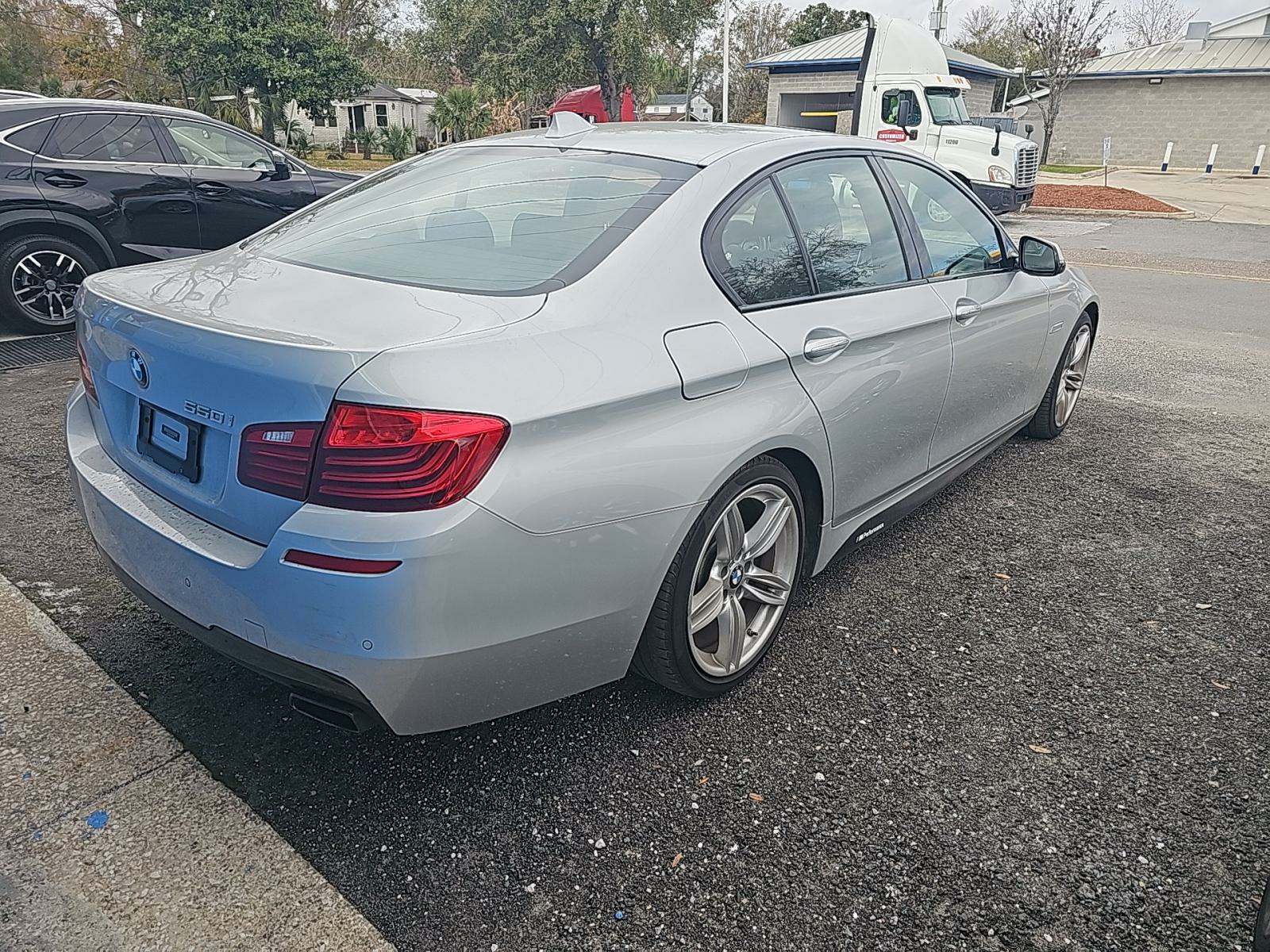 BMW 5 Series Sedan 550i M SPORT LINE снимка BMW 5 Series Sedan 550i M SPORT LINE