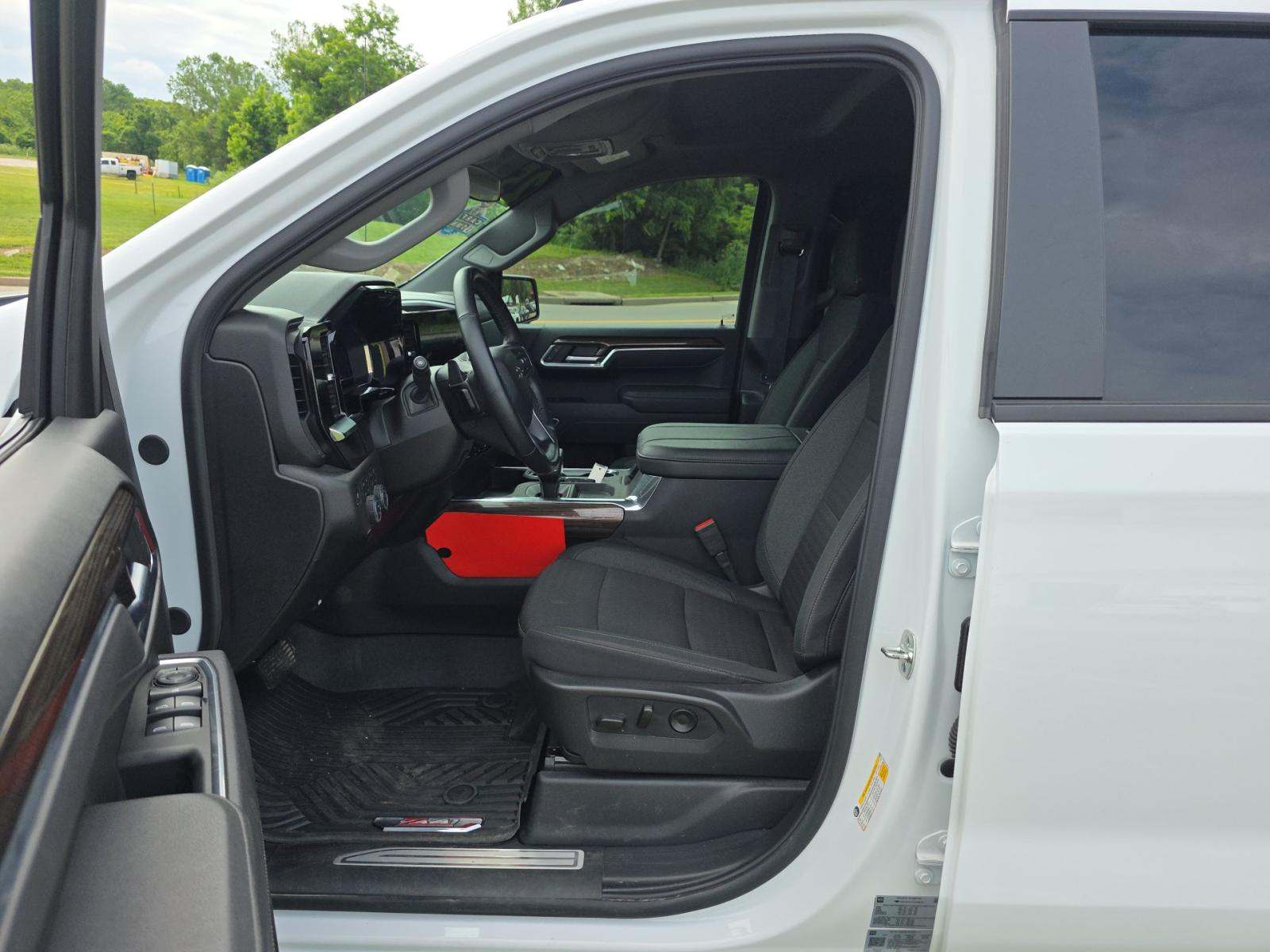 2025 Chevrolet Silverado 1500 RST AWD