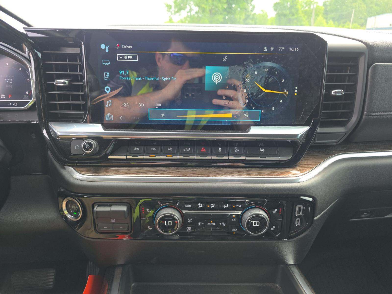 2025 Chevrolet Silverado 1500 RST AWD