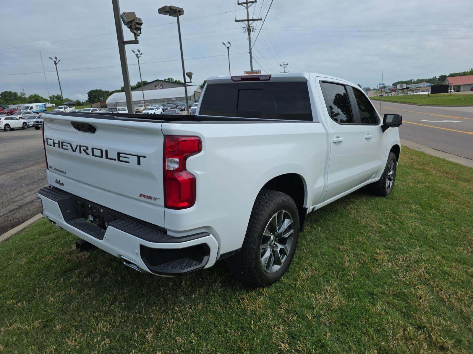 2025 Chevrolet Silverado 1500 RST AWD