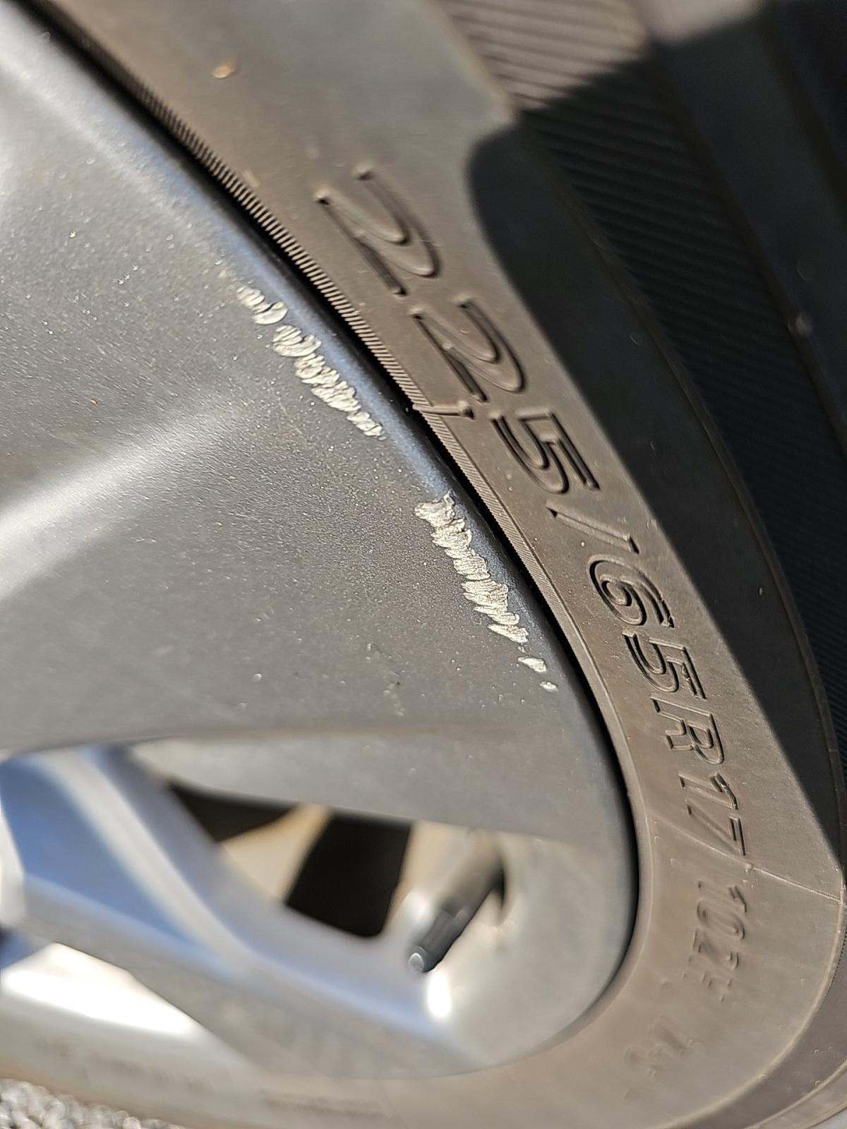 2024 Toyota RAV4 XLE AWD