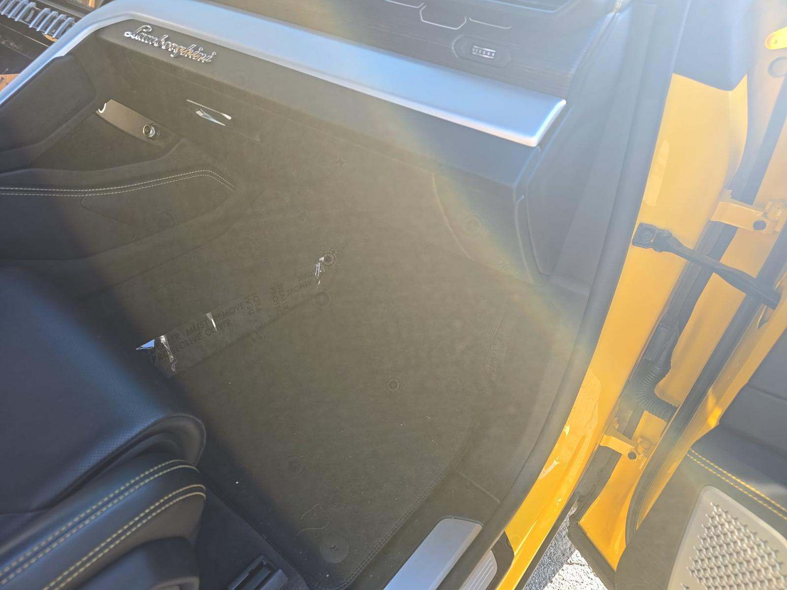 2019 Lamborghini Urus Base AWD