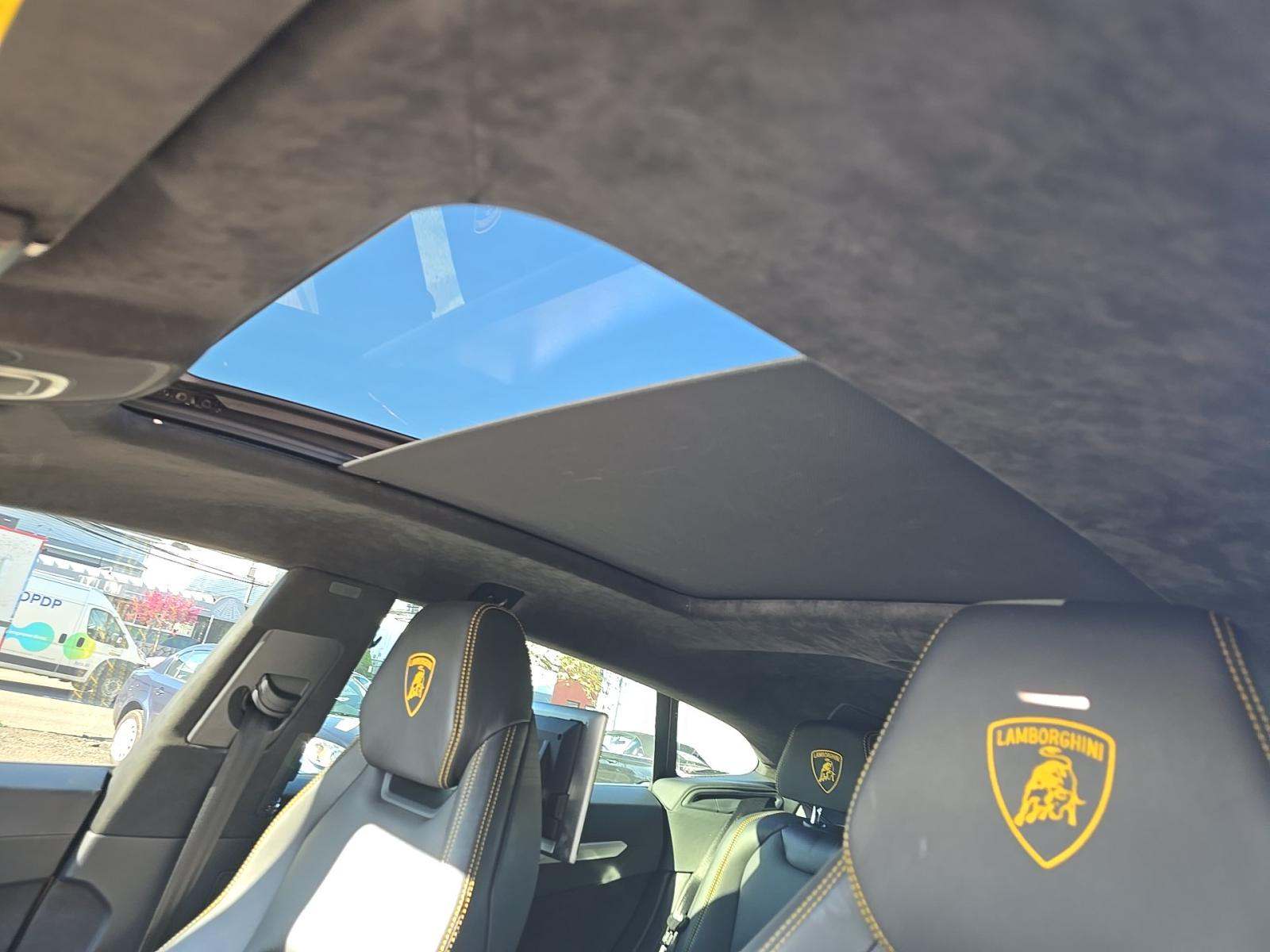 2019 Lamborghini Urus Base AWD