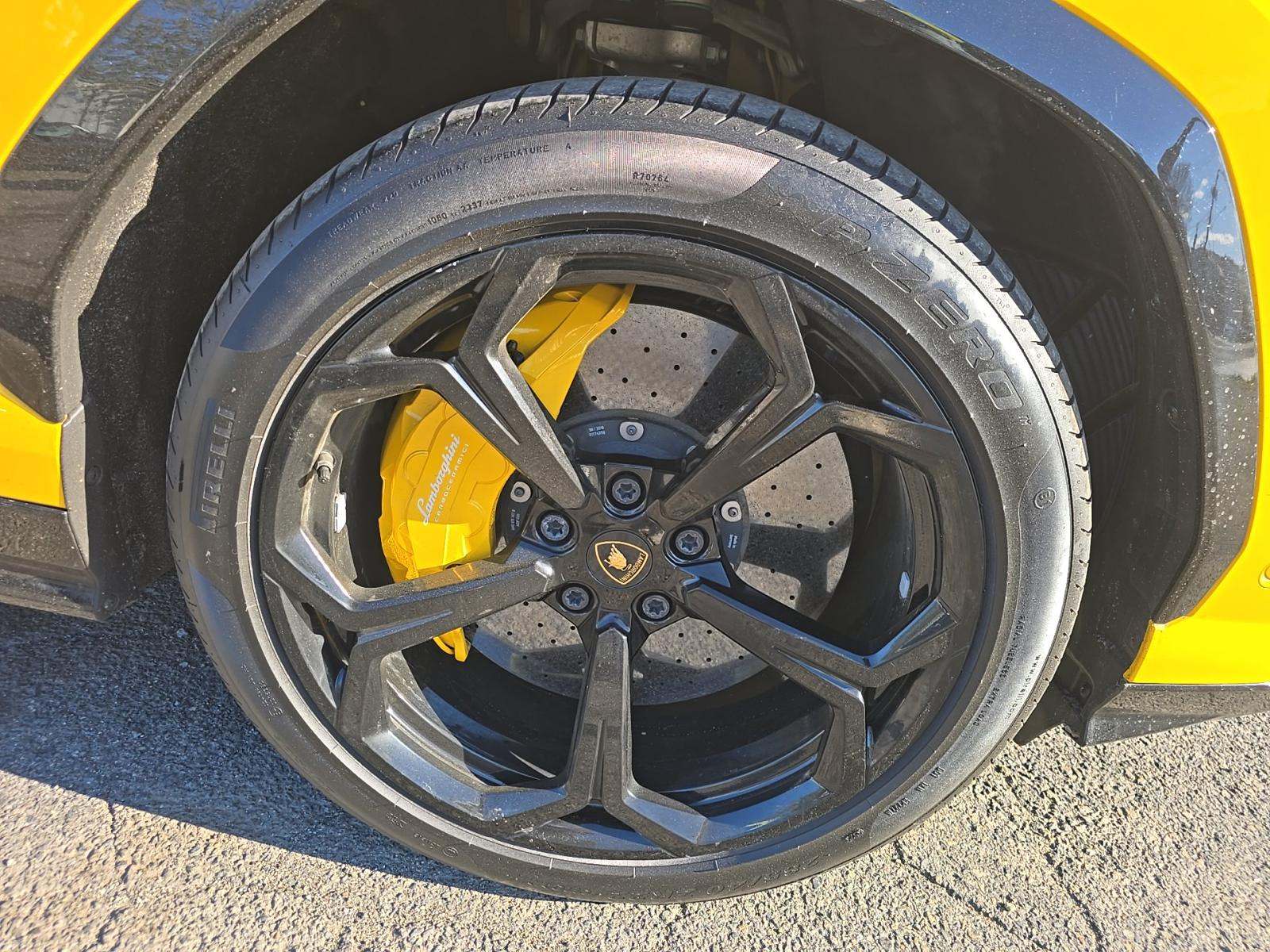 2019 Lamborghini Urus Base AWD