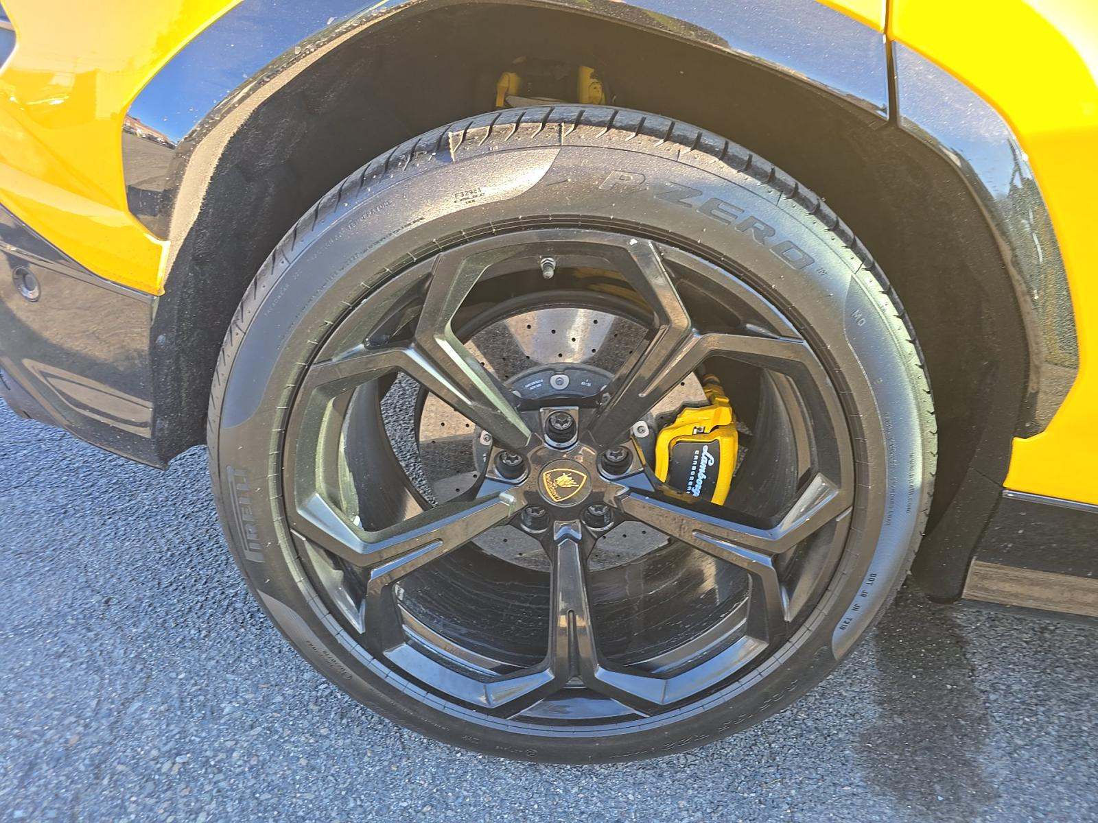 2019 Lamborghini Urus Base AWD