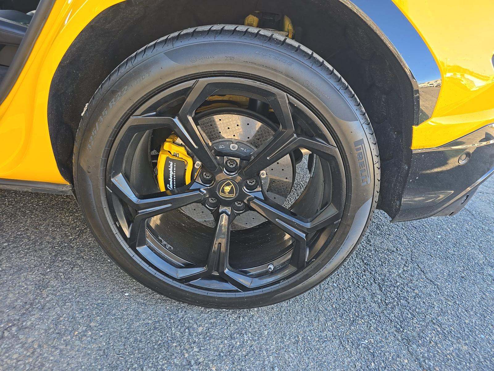 2019 Lamborghini Urus Base AWD