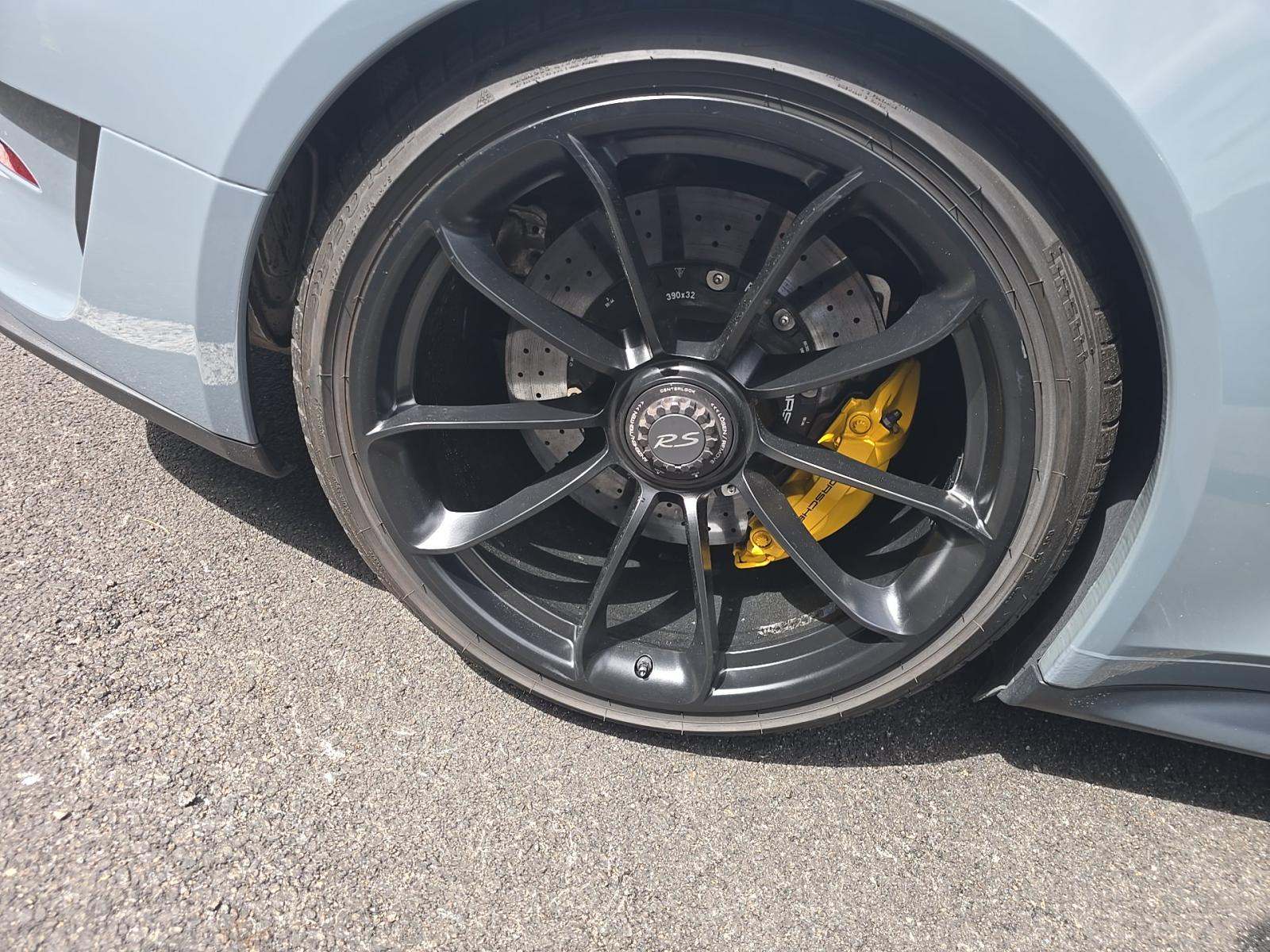 2019 Porsche 911 GT3 RS RWD