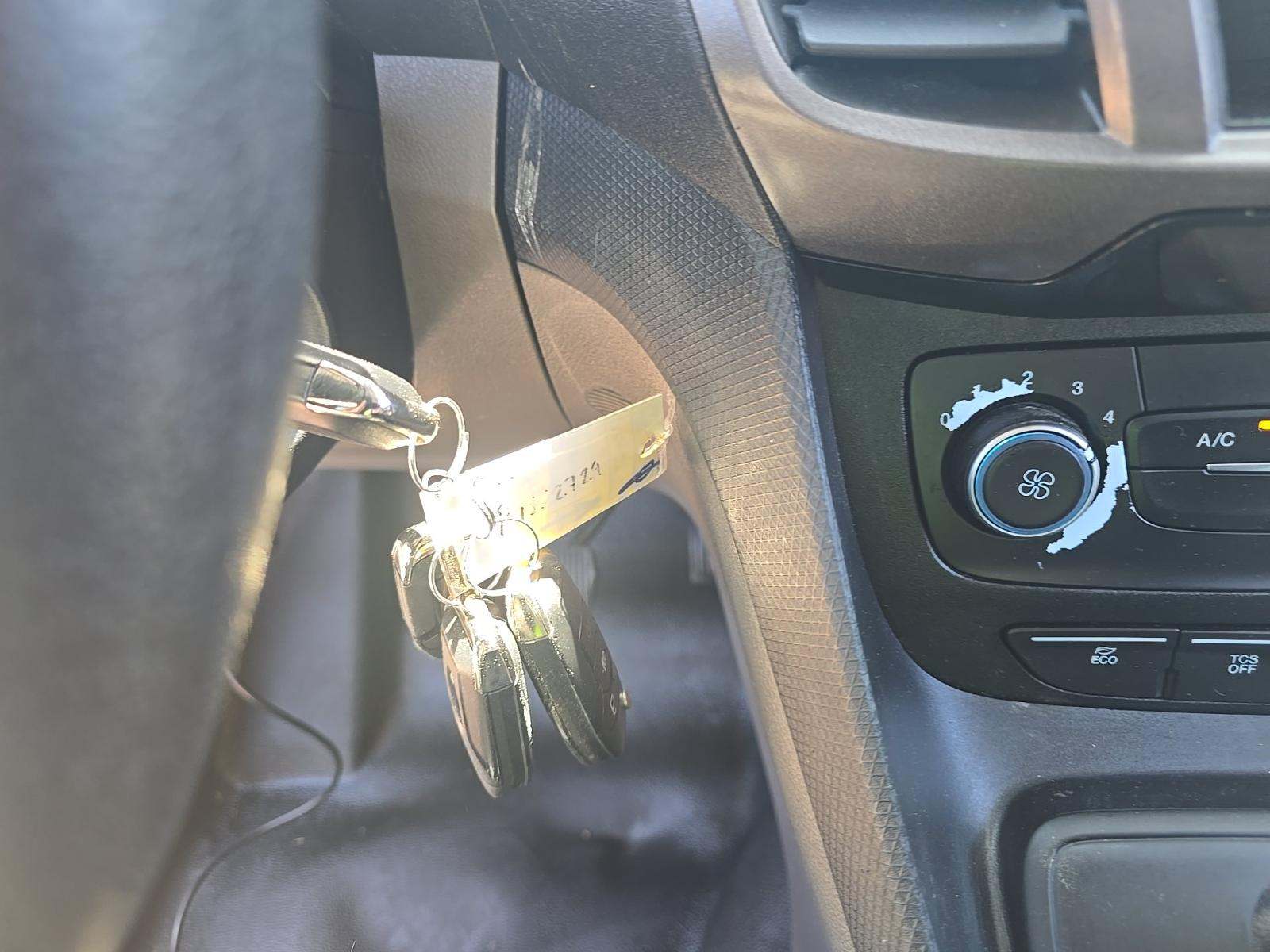 FORD TRANSIT CONNECT - 4