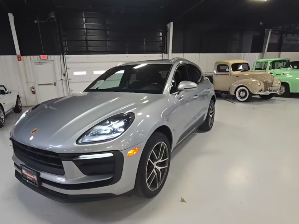 2022 Porsche Macan Base AWD
