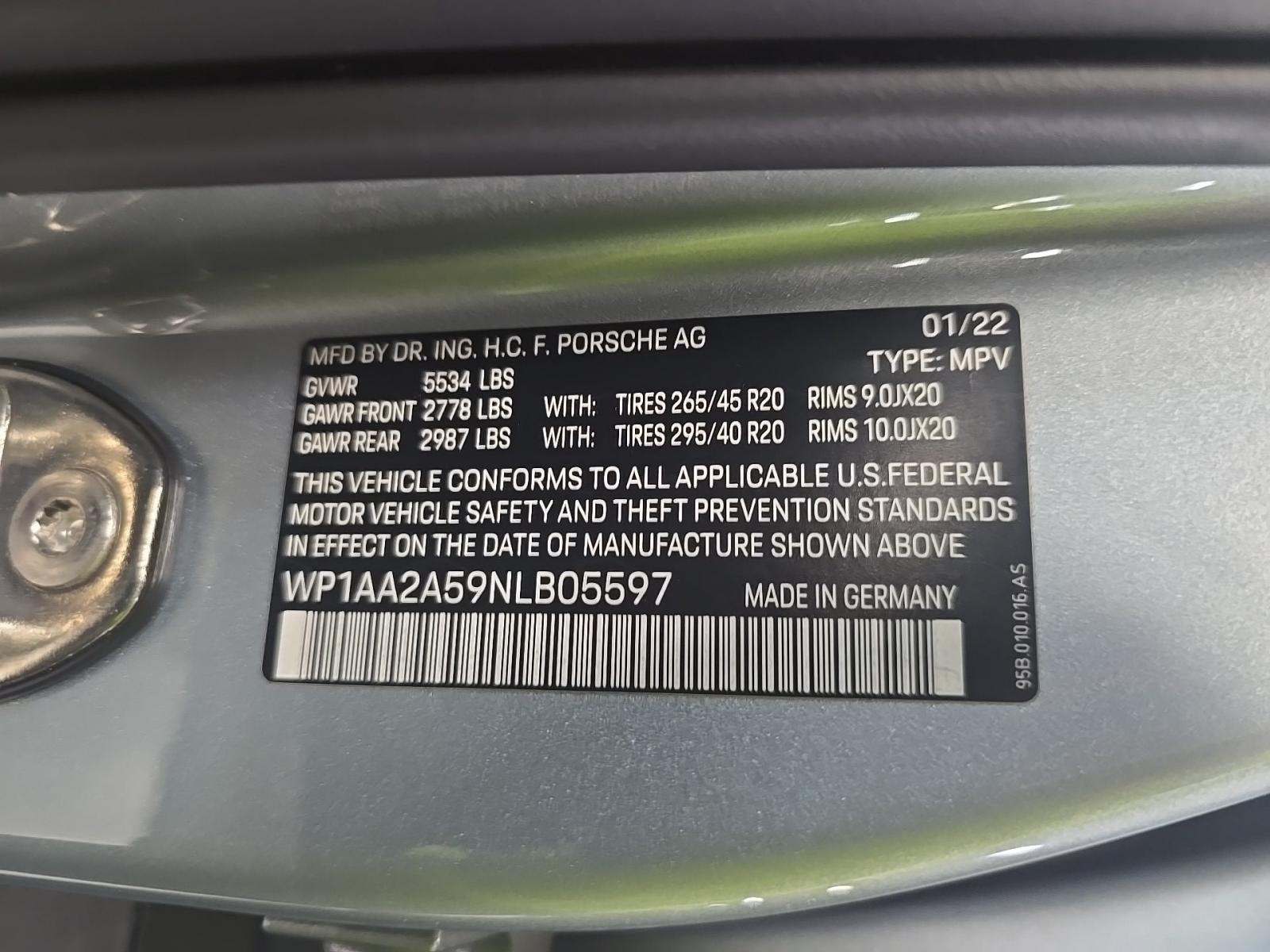 2022 Porsche Macan Base AWD