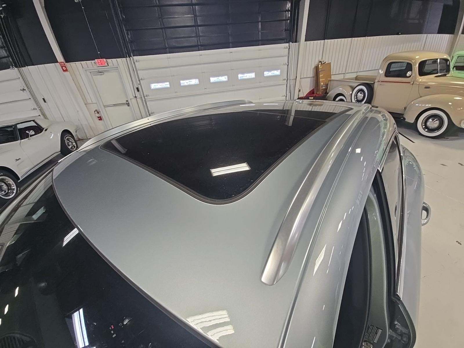 2022 Porsche Macan Base AWD