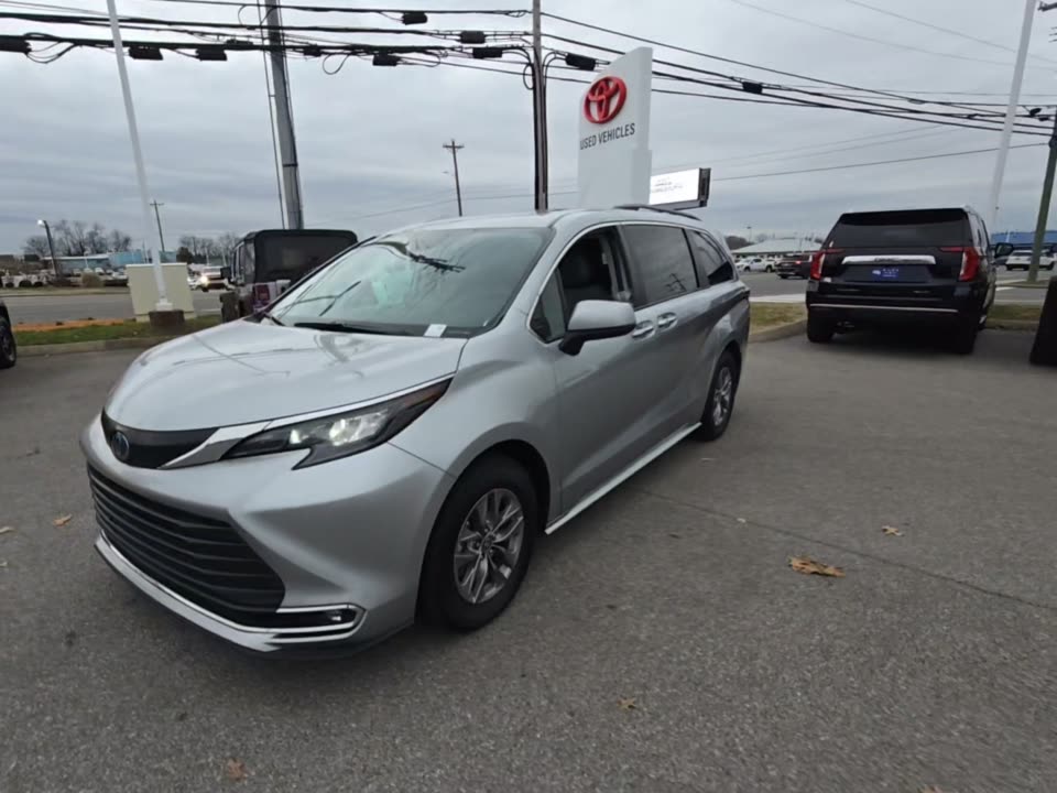 2024 Toyota Sienna XLE FWD