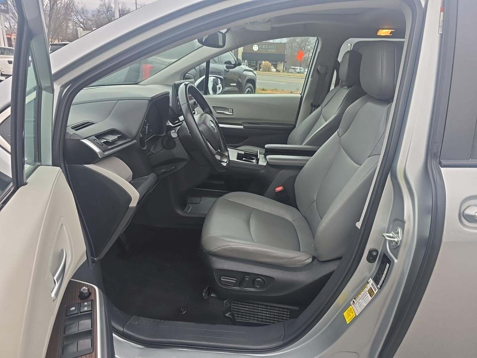 2024 Toyota Sienna XLE FWD