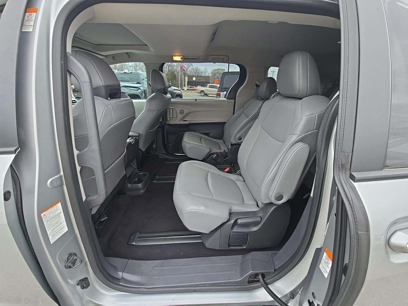 2024 Toyota Sienna XLE FWD