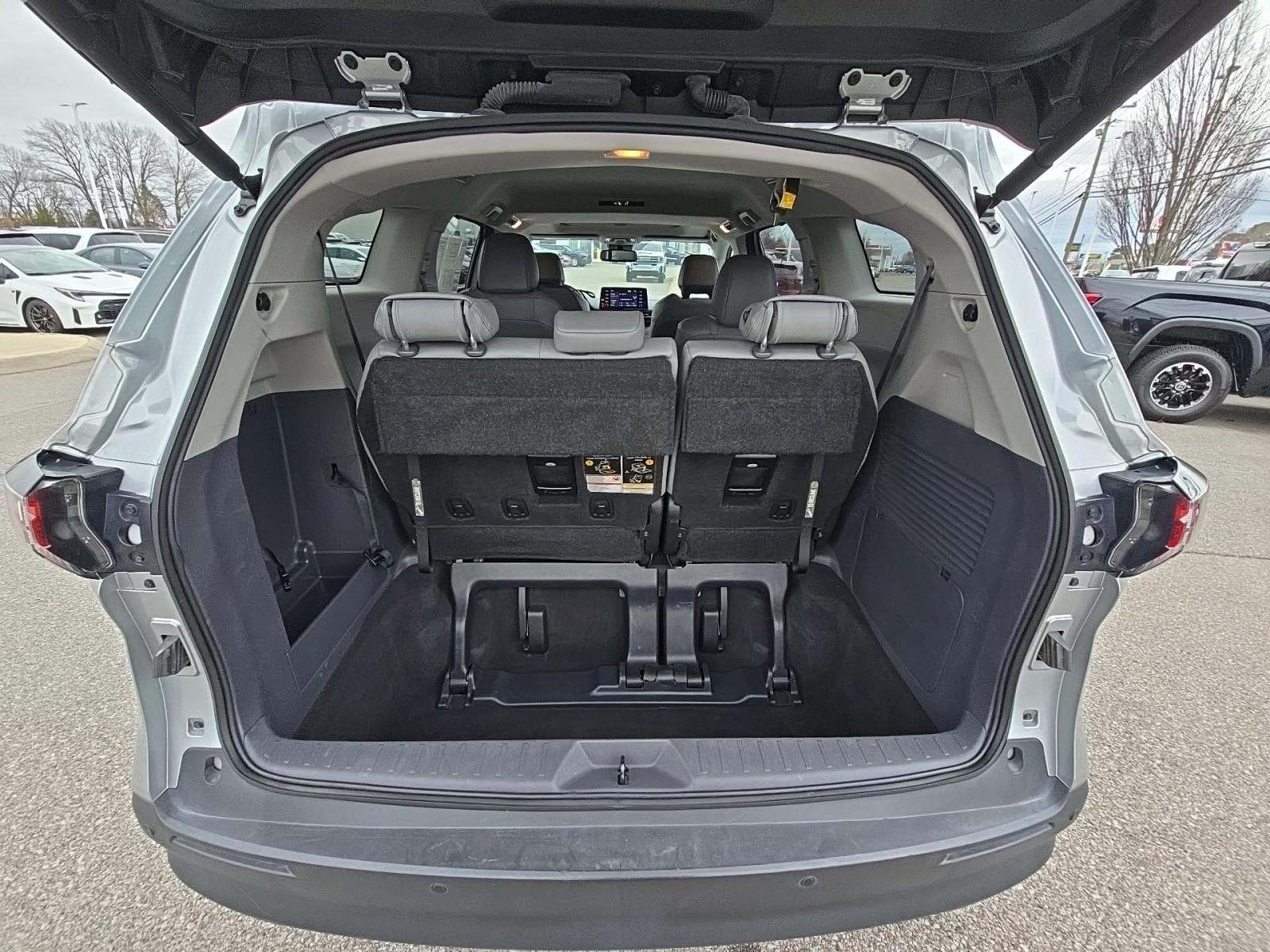 2024 Toyota Sienna XLE FWD