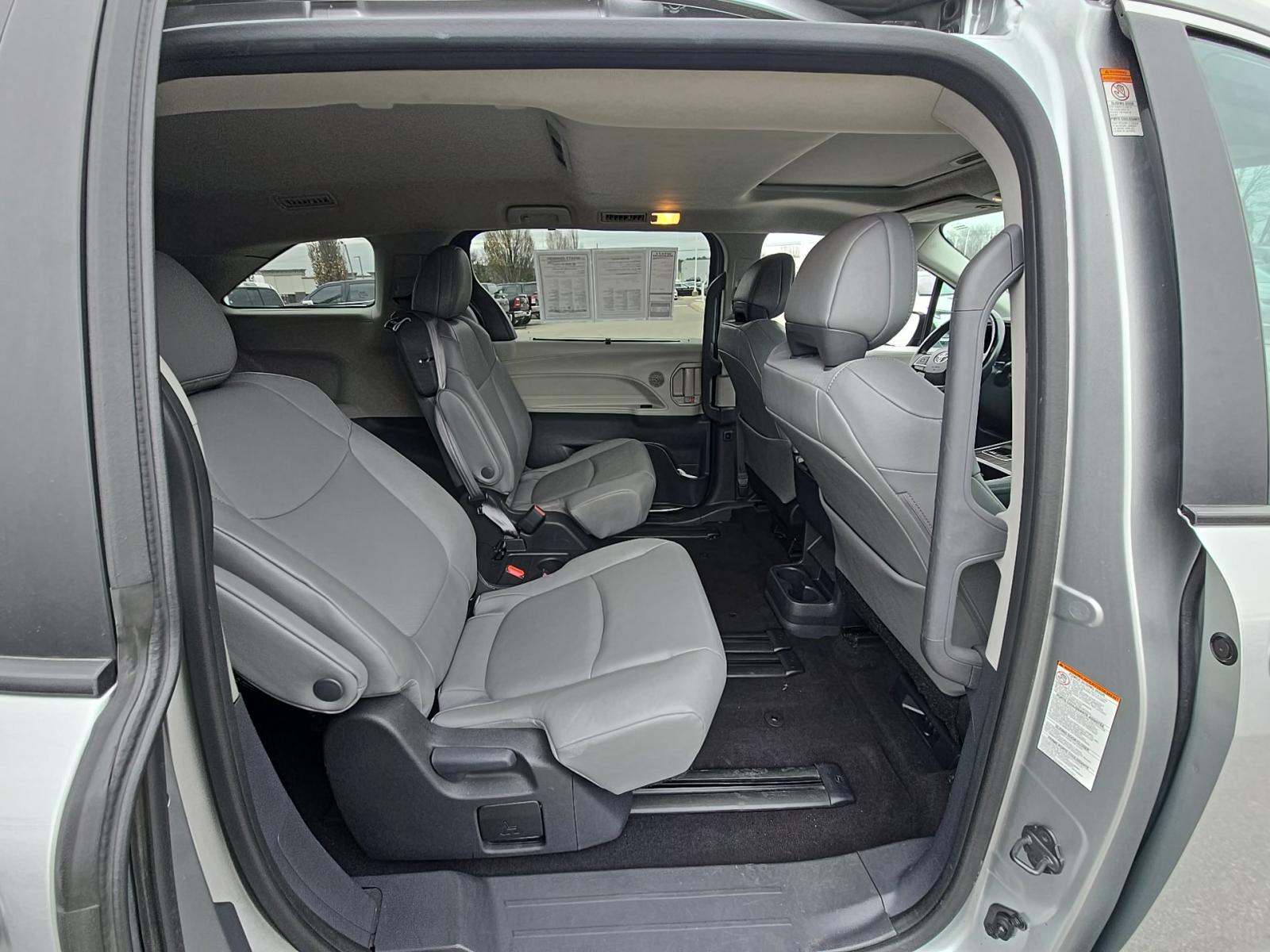 2024 Toyota Sienna XLE FWD