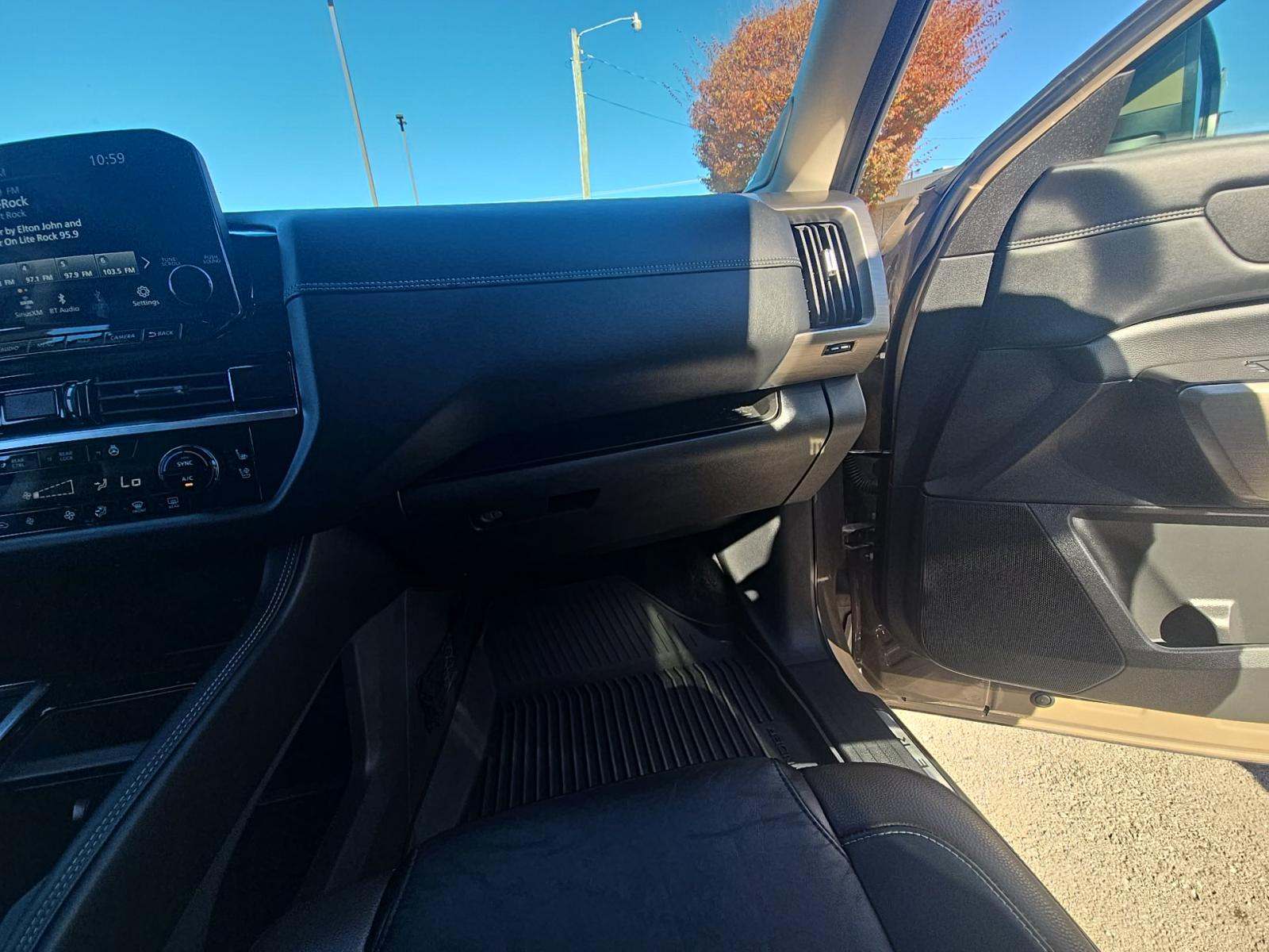 2023 Nissan Pathfinder Platinum AWD