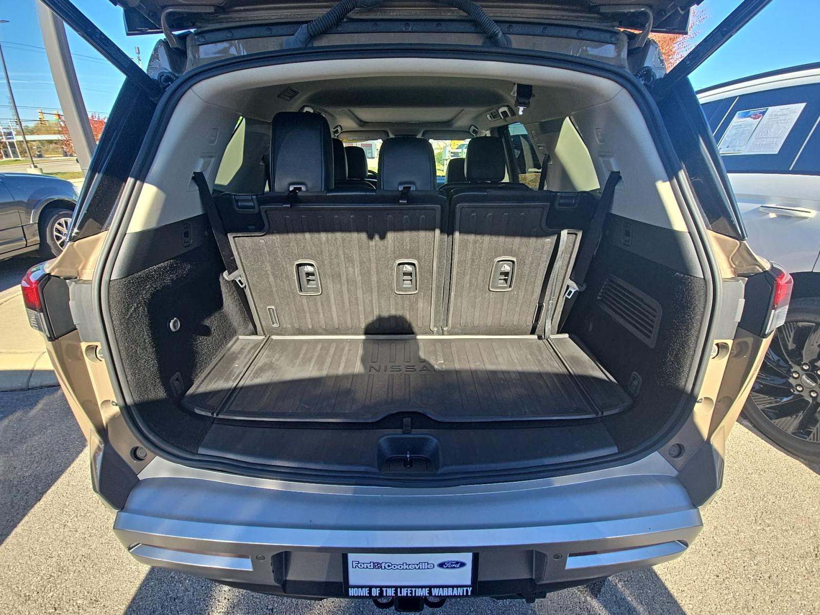 2023 Nissan Pathfinder Platinum AWD