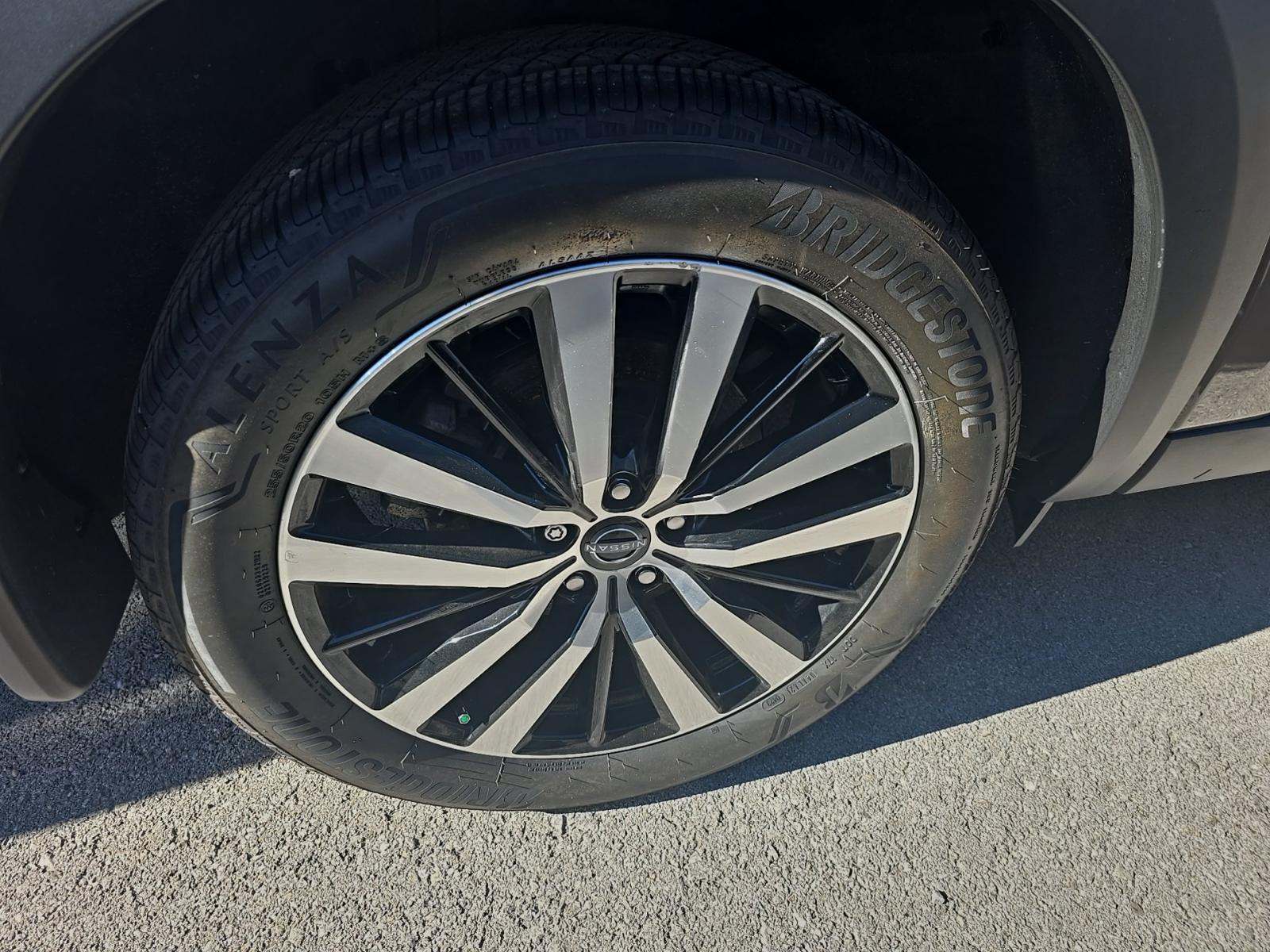 2023 Nissan Pathfinder Platinum AWD