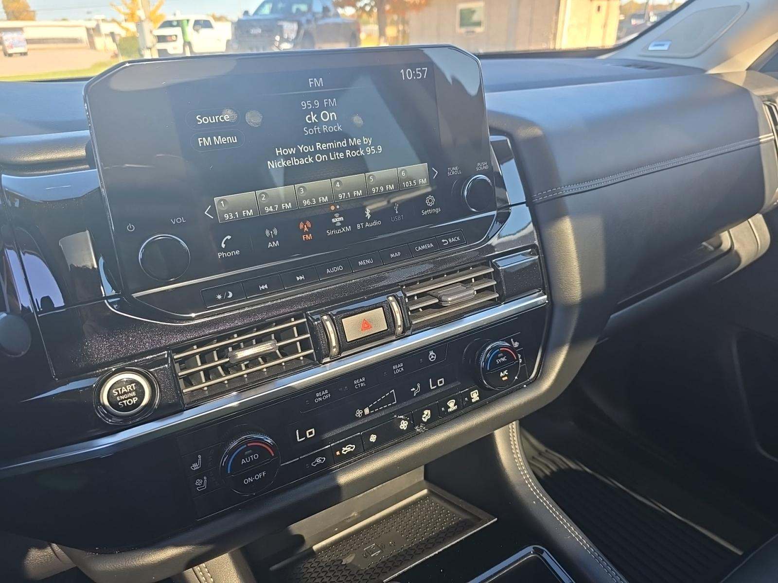 2023 Nissan Pathfinder Platinum AWD