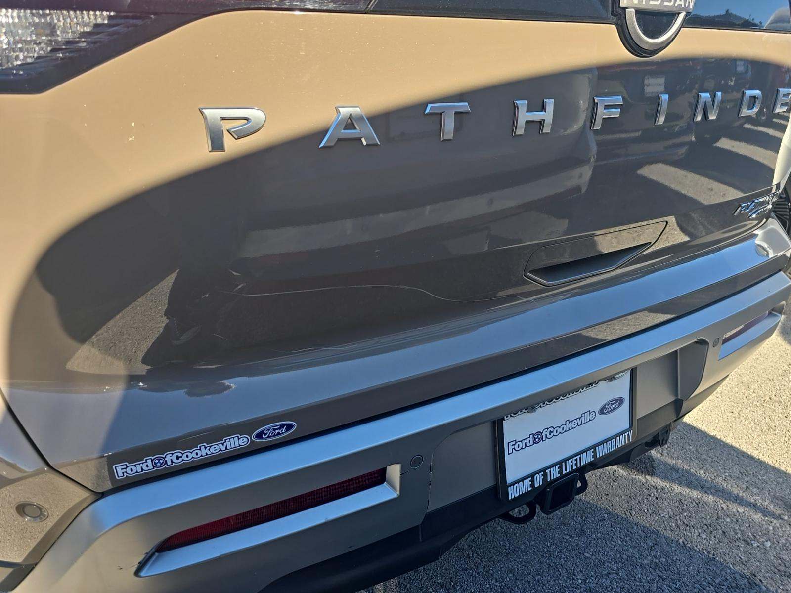 2023 Nissan Pathfinder Platinum AWD